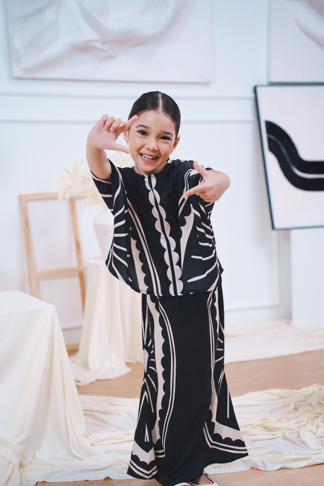 The Canvas Collection Girl Saloma Kaftan Set Black Matahari Print - Umbi