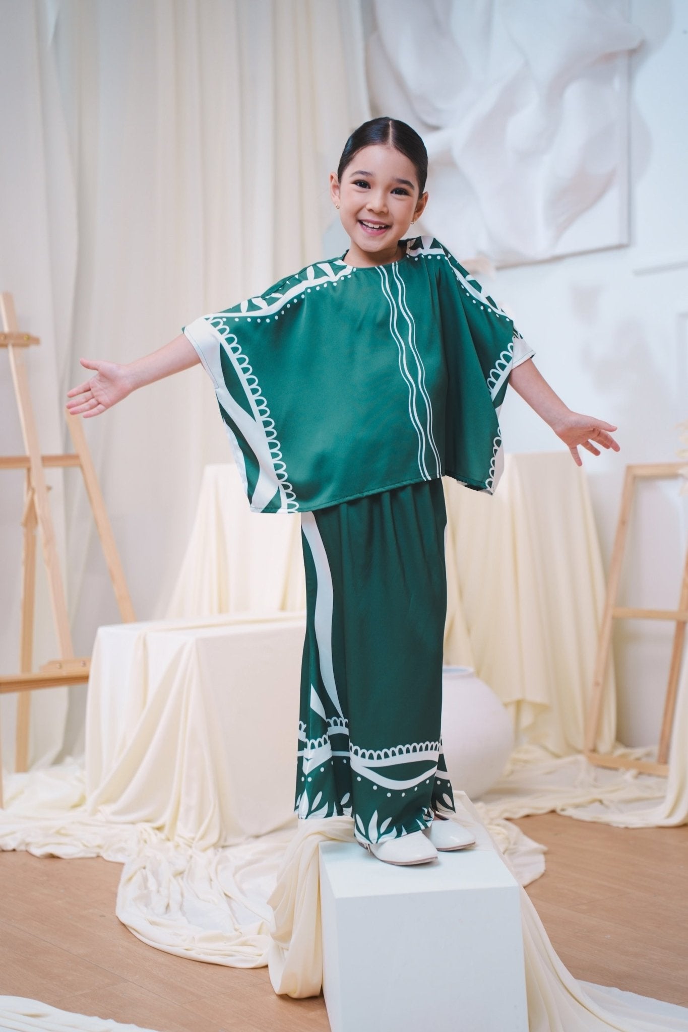 The Canvas Collection Girl Saloma Kaftan Set Emerald Green Ivy Print - Umbi