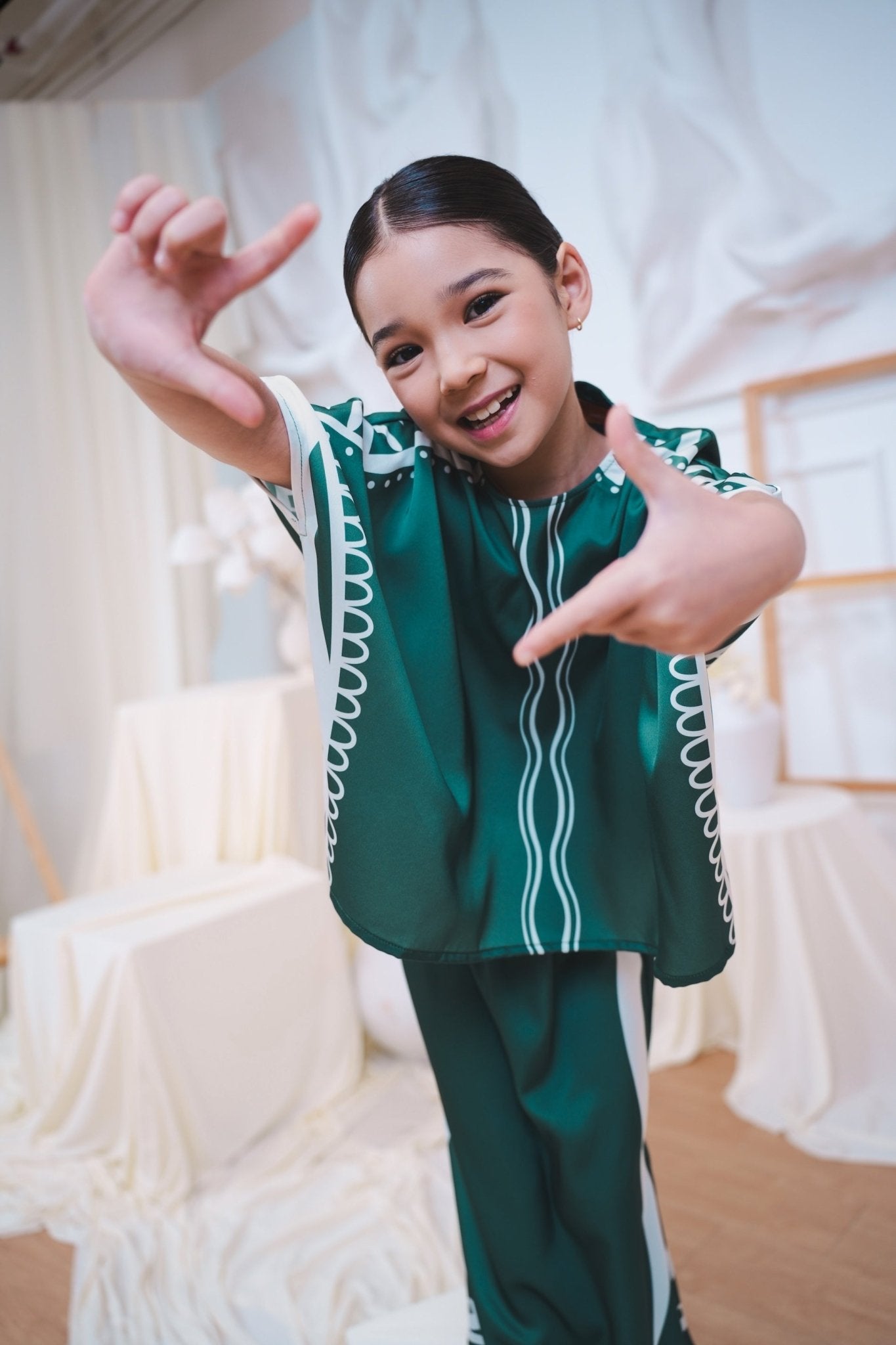 The Canvas Collection Girl Saloma Kaftan Set Emerald Green Ivy Print - Umbi