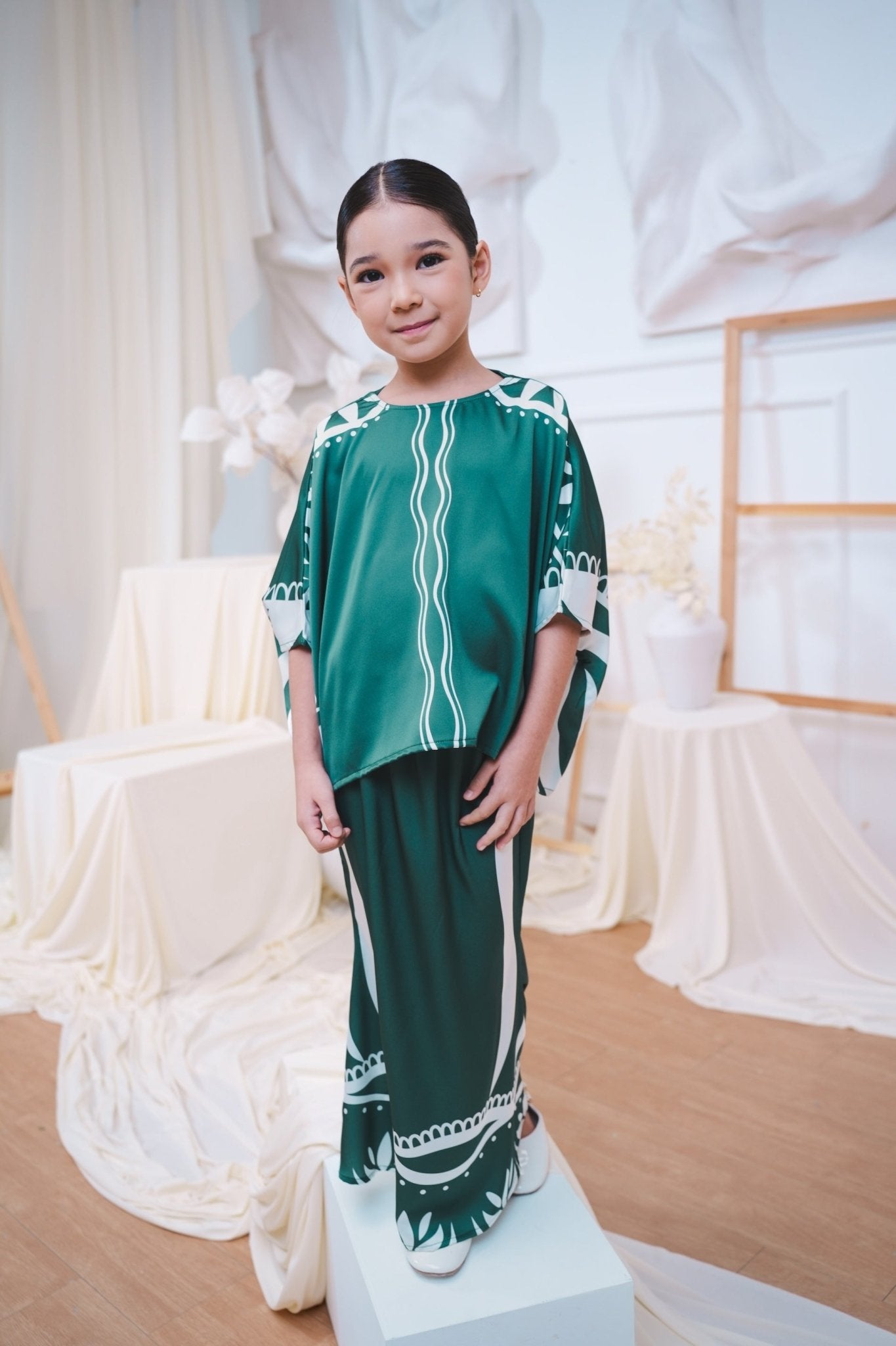 The Canvas Collection Girl Saloma Kaftan Set Emerald Green Ivy Print - Umbi