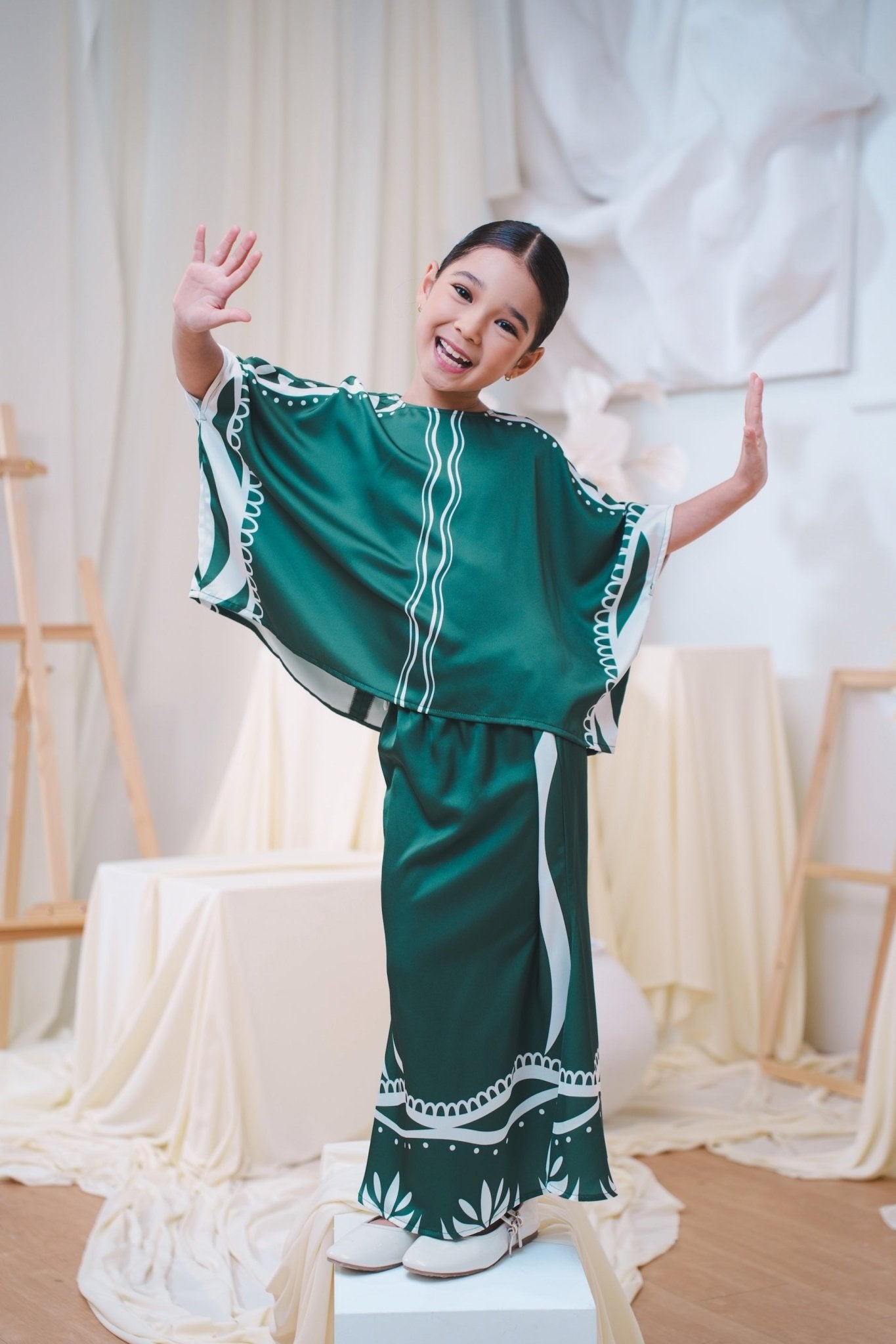 The Canvas Collection Girl Saloma Kaftan Set Emerald Green Ivy Print - Umbi