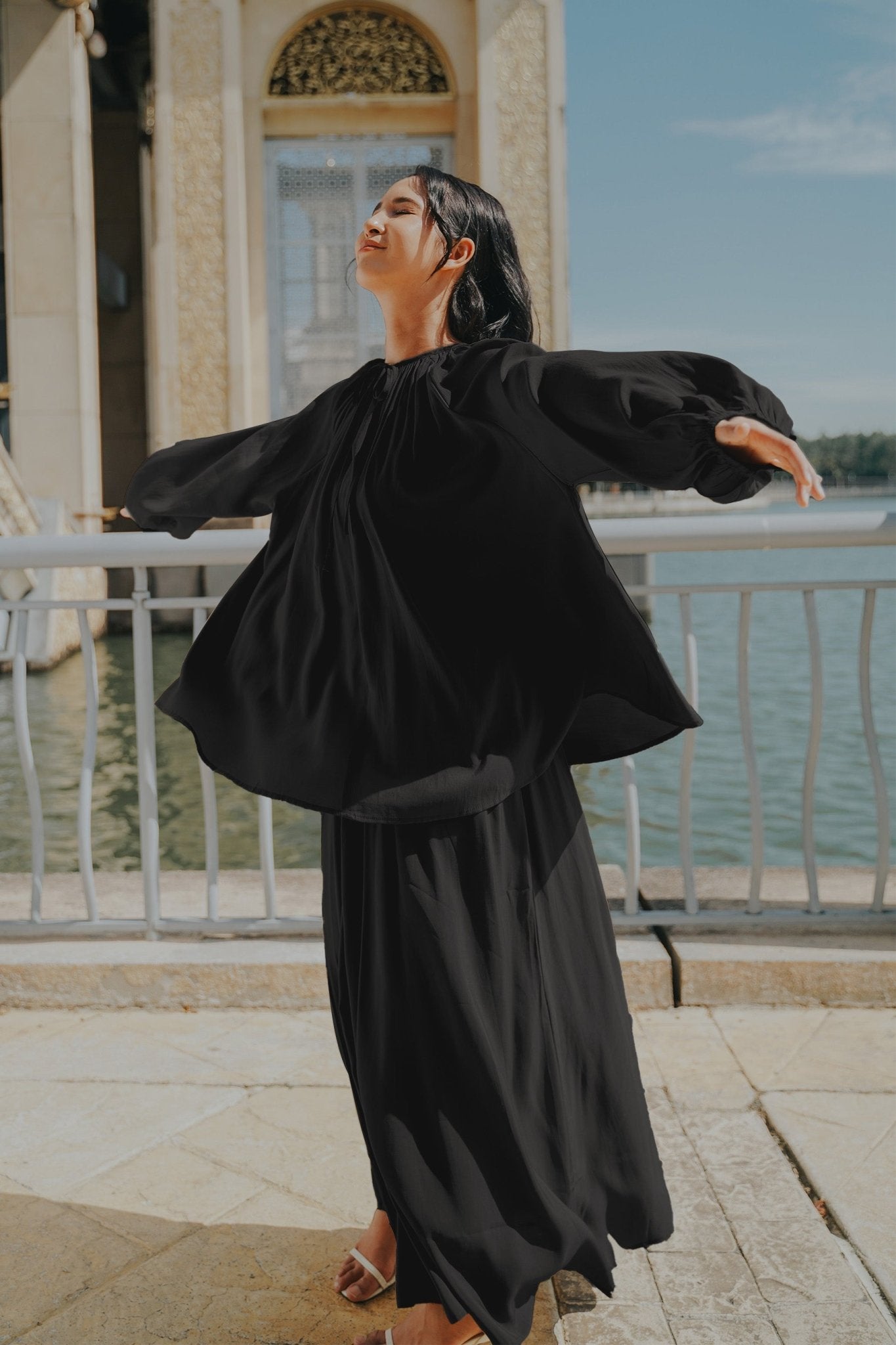 The City Breeze Pt.2 Women Airy Blouse Black - Umbi