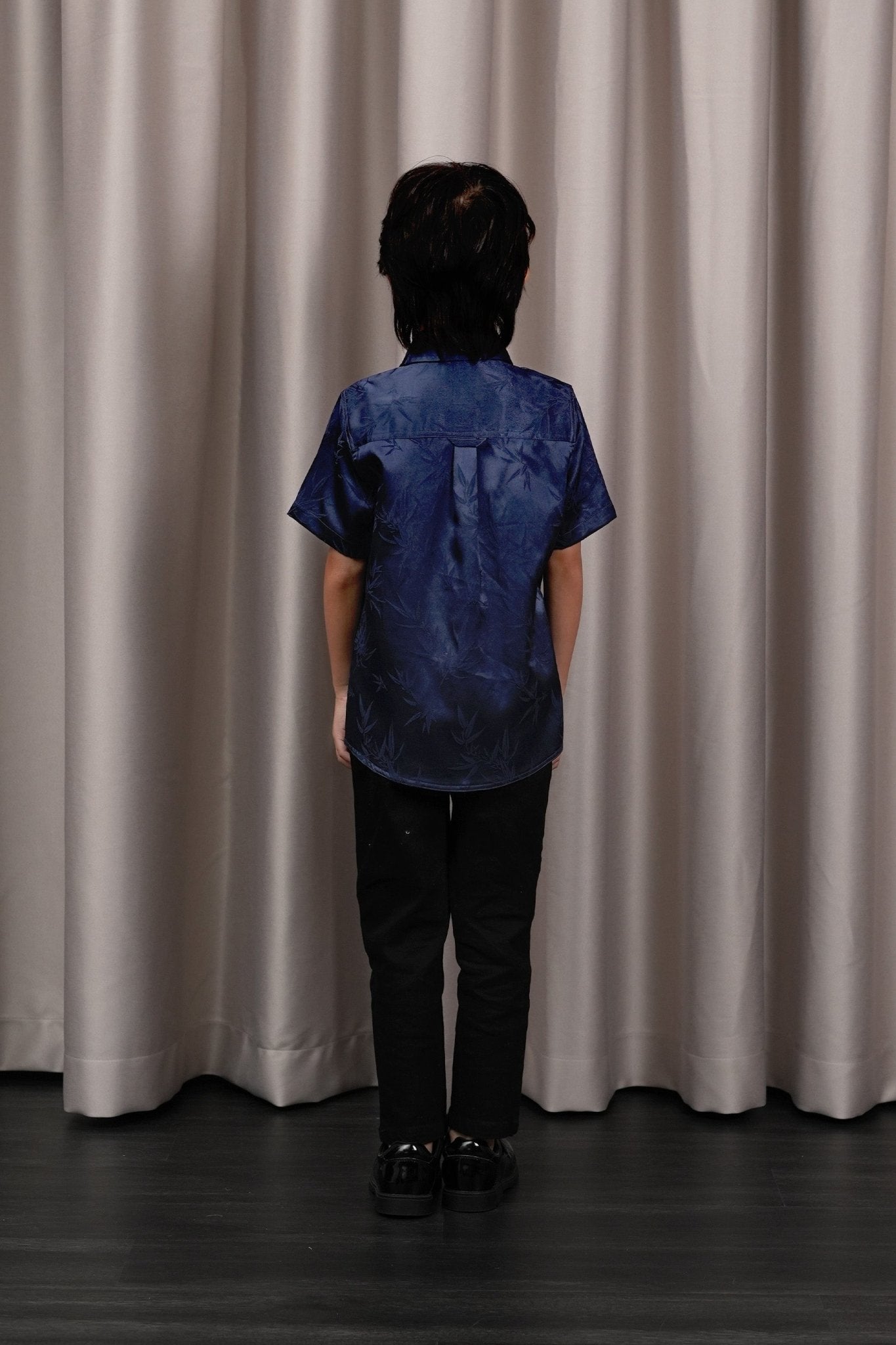 The Huā Collection Boy Holiday Shirt in 韵 Cadence Bamboo Navy - Umbi