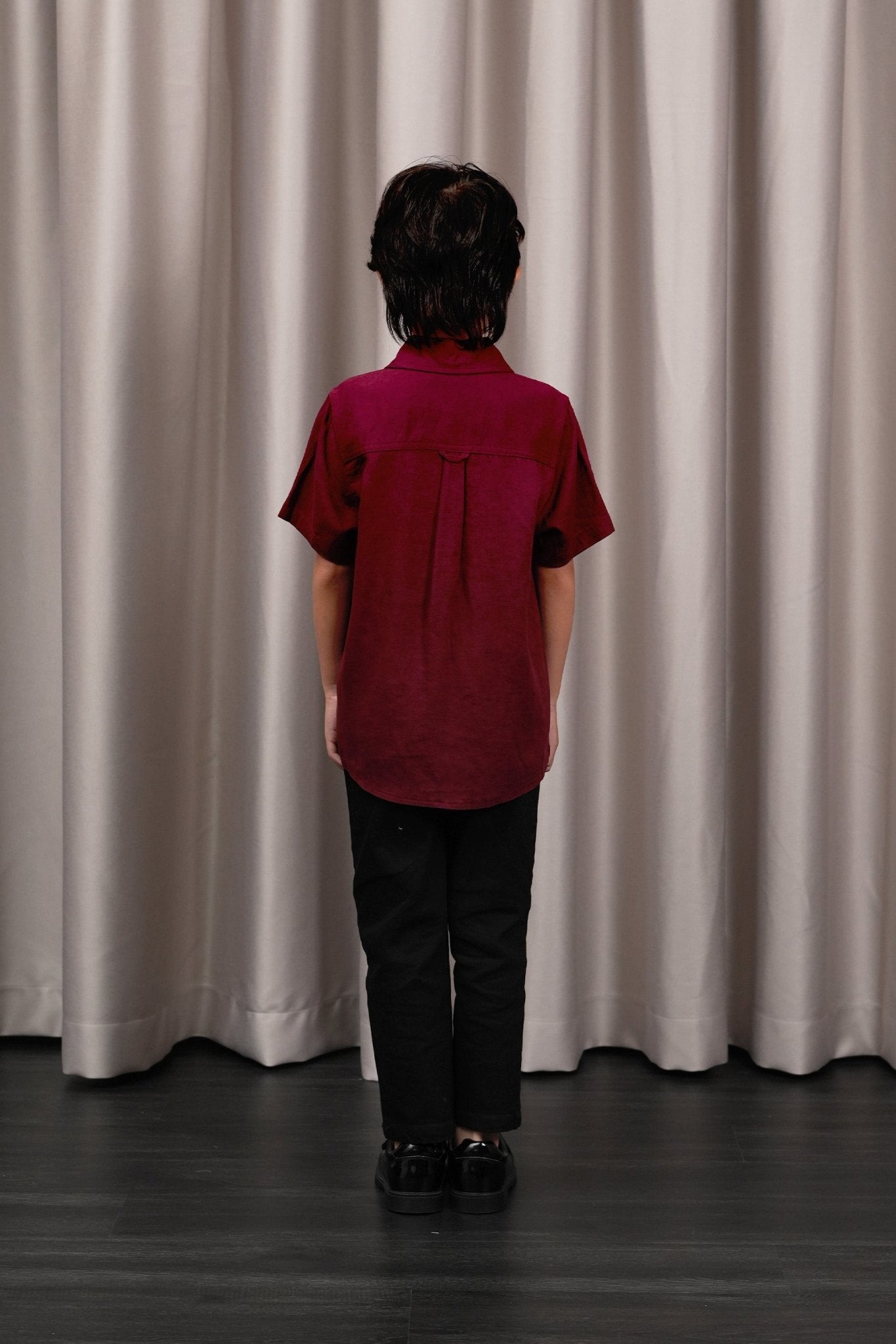 The Huā Collection Boy Holiday Shirt in Maroon - Umbi