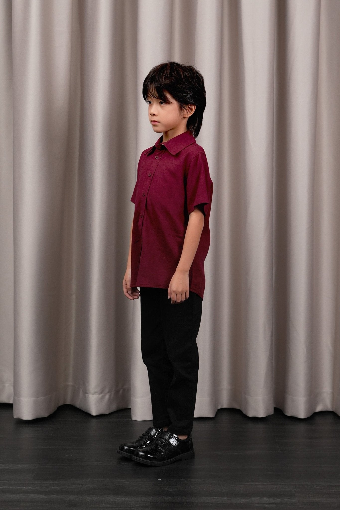 The Huā Collection Boy Holiday Shirt in Maroon - Umbi