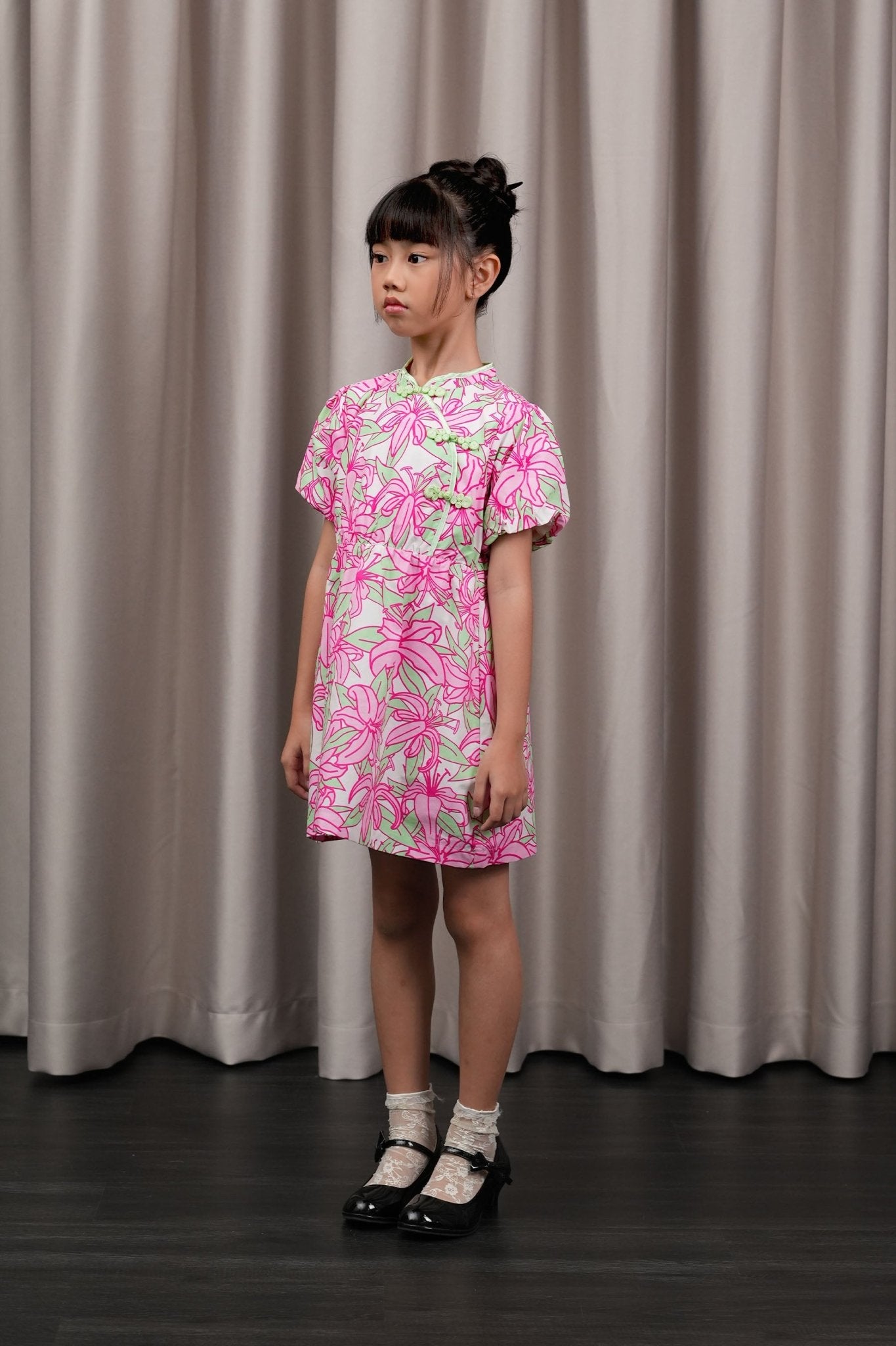 The Huā Collection Girl Puff Sleeves Cheongsam in 熙 Luna Lily - Umbi