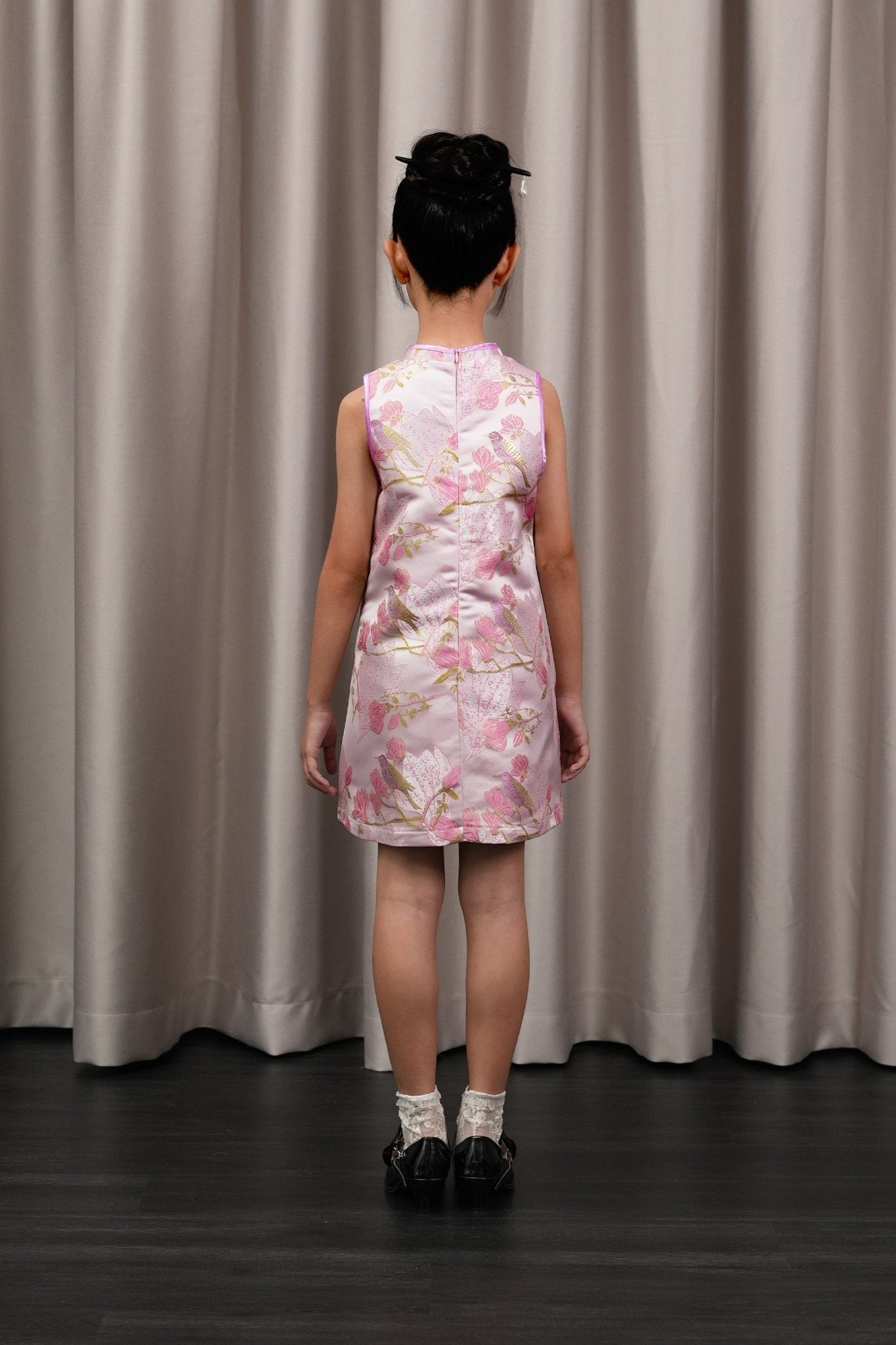 The Huā Collection Girl Sleeveless Cheongsam in 蕊 Blossom Jacquard Lilac - Umbi