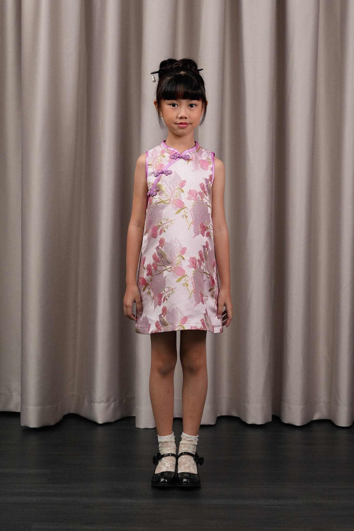 The Huā Collection Girl Sleeveless Cheongsam in 蕊 Blossom Jacquard Lilac - Umbi