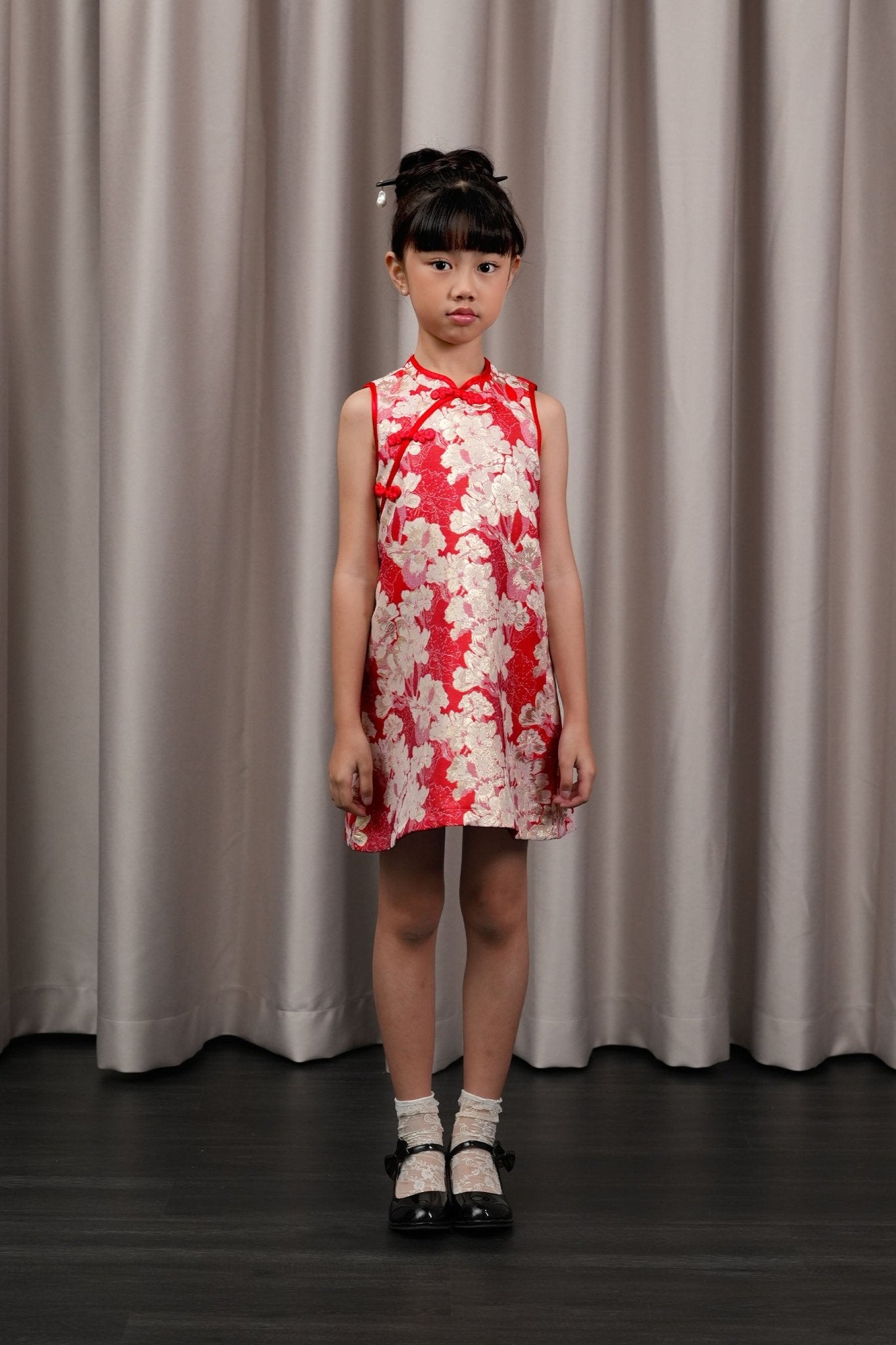 The Huā Collection Girl Sleeveless Cheongsam in 蕊 Blossom Jacquard Red - Umbi