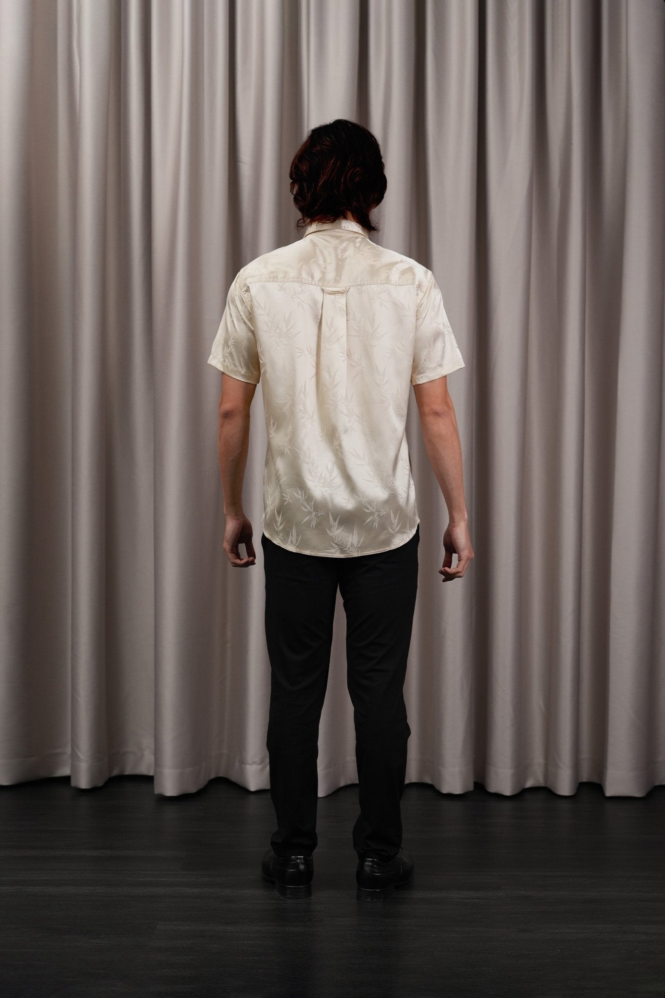 The Huā Collection Men Holiday Shirt in 韵 Cadence Bamboo Sand - Umbi