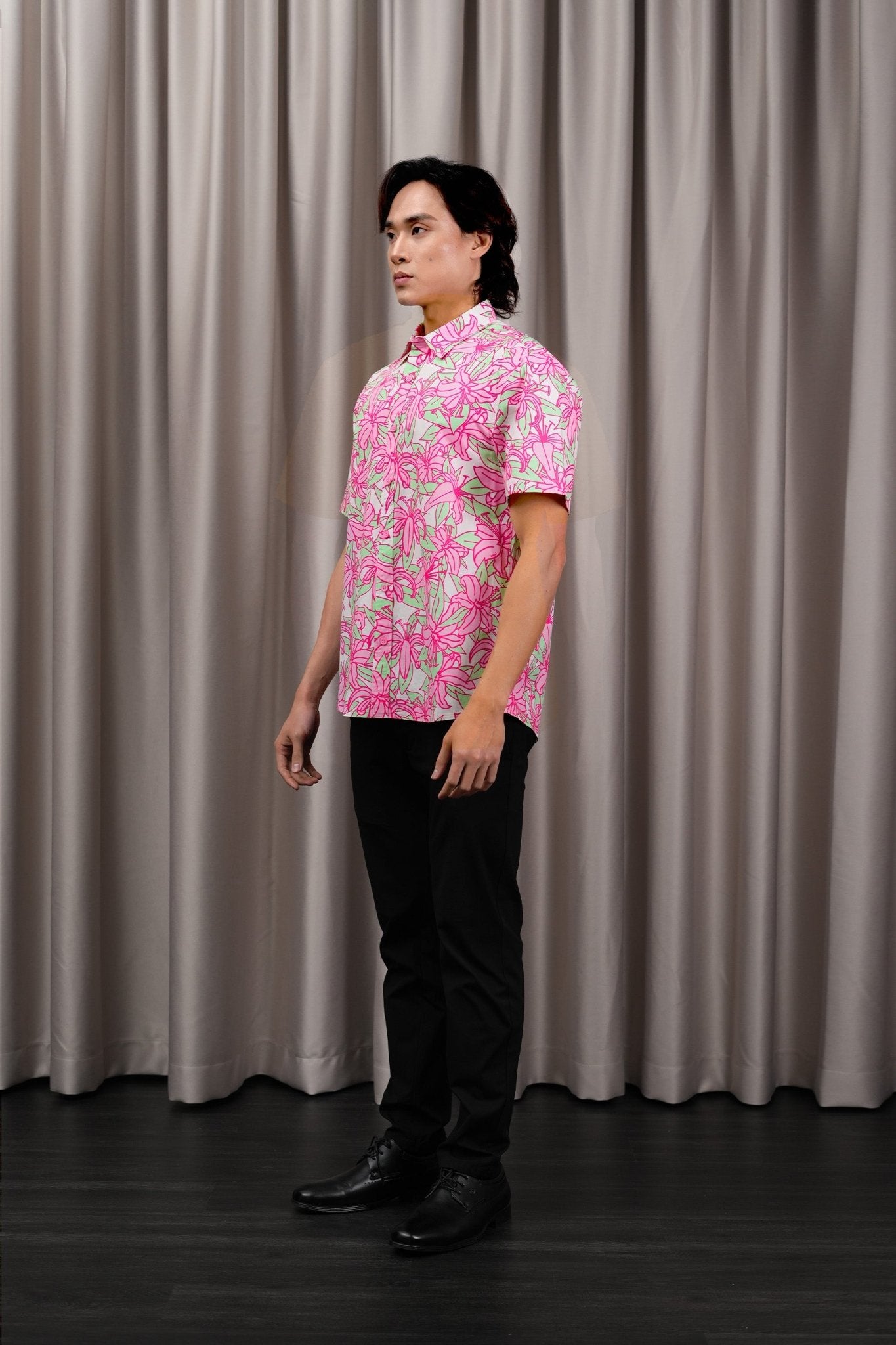 The Huā Collection Men Holiday Shirt in 熙 Luna Lily - Umbi