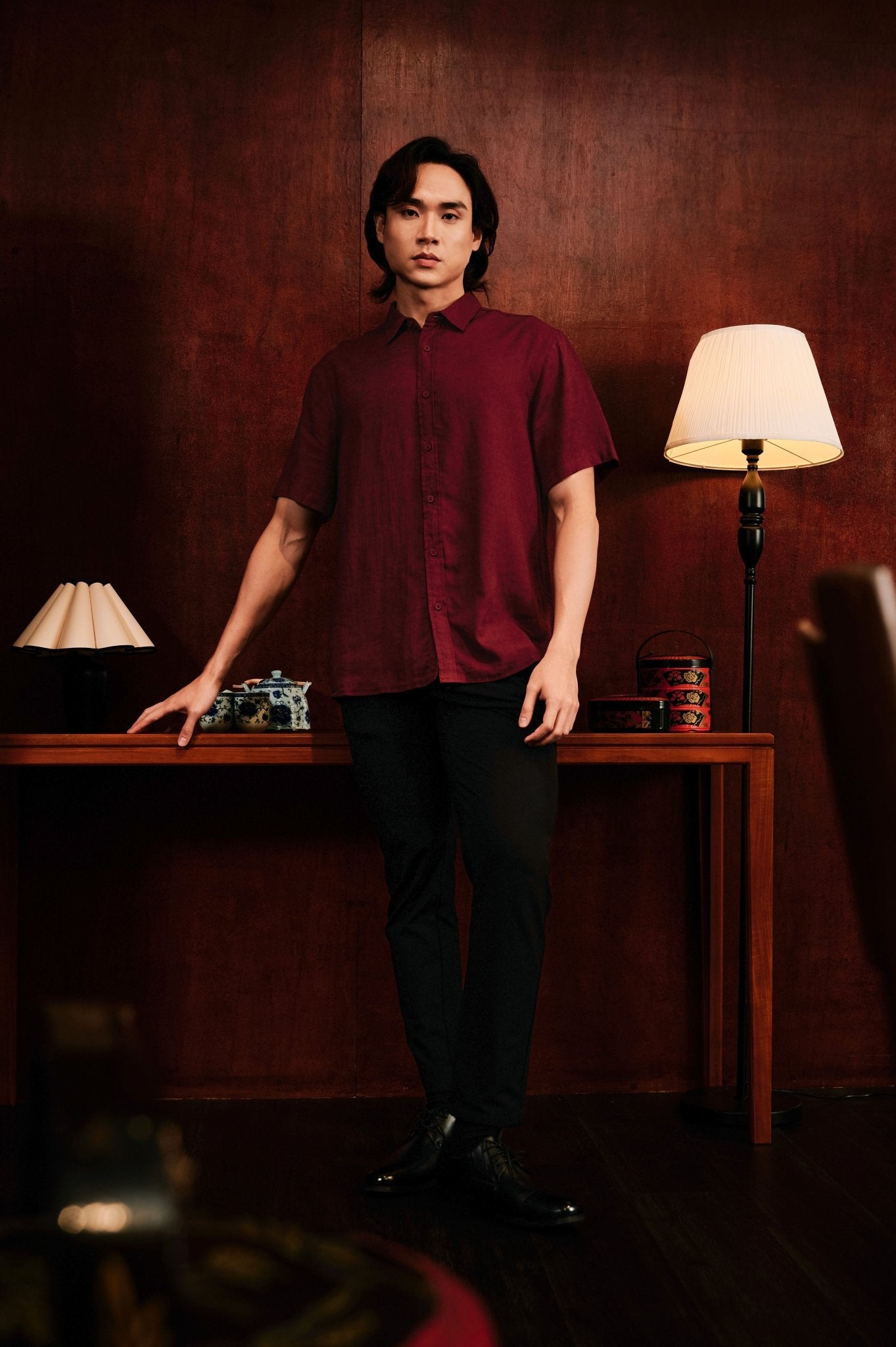 The Huā Collection Men Holiday Shirt in Maroon - Umbi