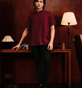 The Huā Collection Men Holiday Shirt in Maroon - Umbi