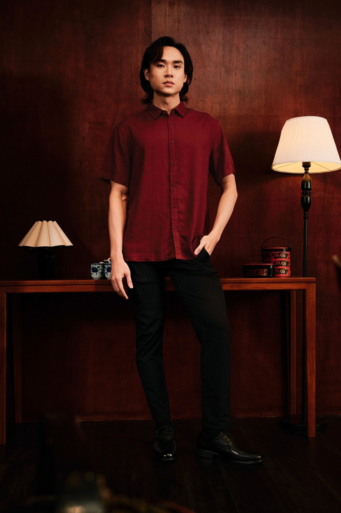 The Huā Collection Men Holiday Shirt in Maroon - Umbi