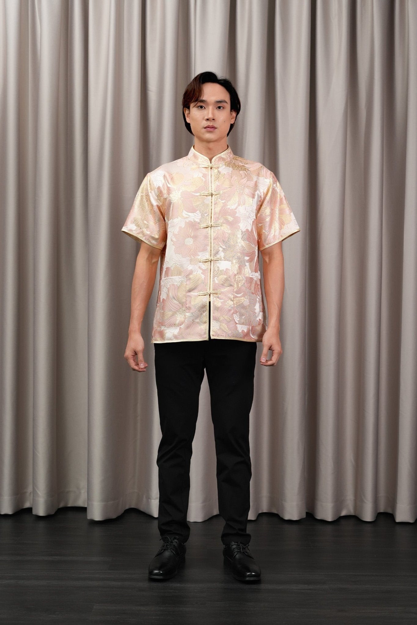 The Huā Collection Men Short Sleeves Samfu in 蕊 Blossom Jacquard Gold - Umbi