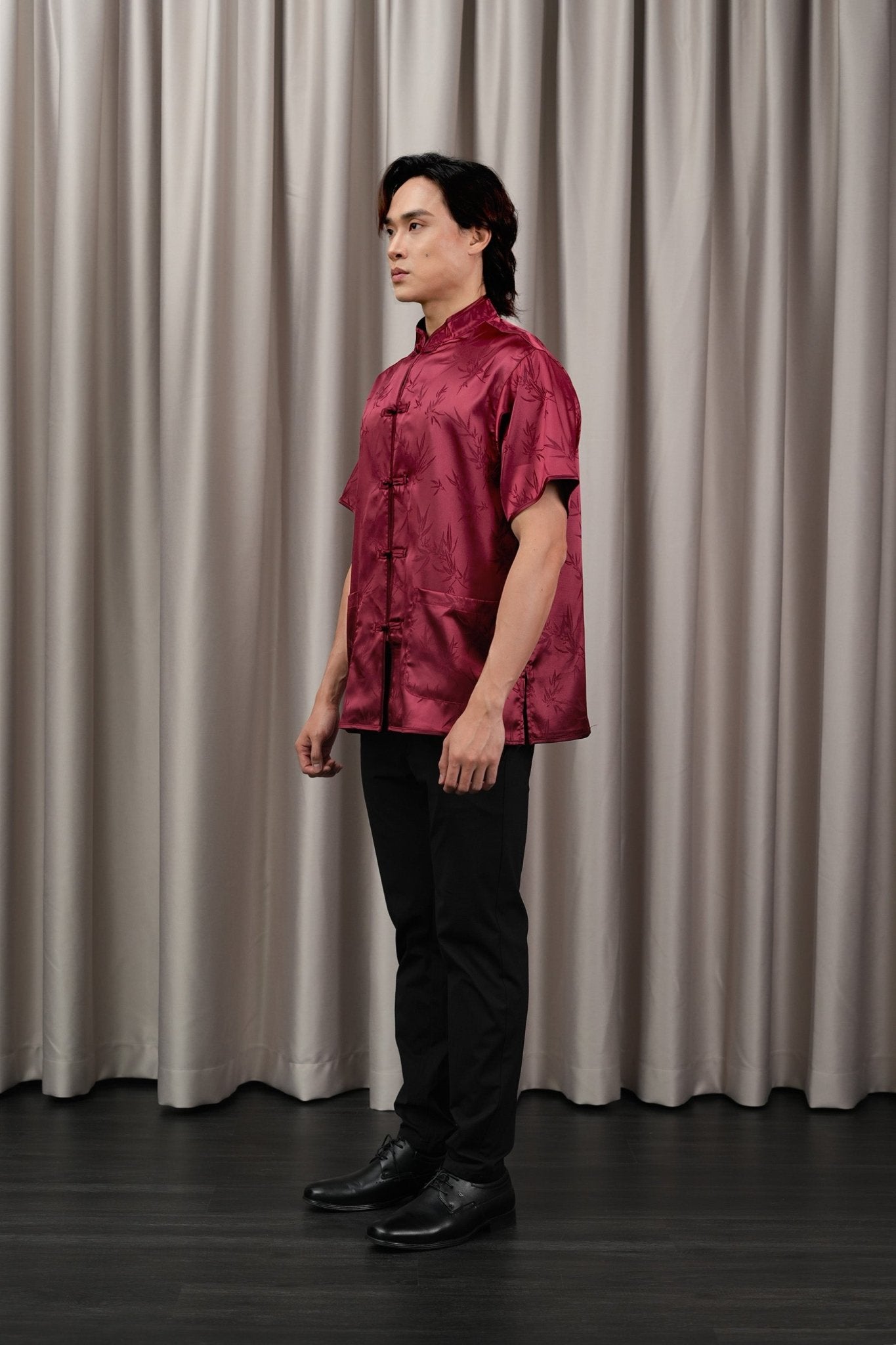 The Huā Collection Men Short Sleeves Samfu in 韵 Cadence Bamboo Maroon - Umbi