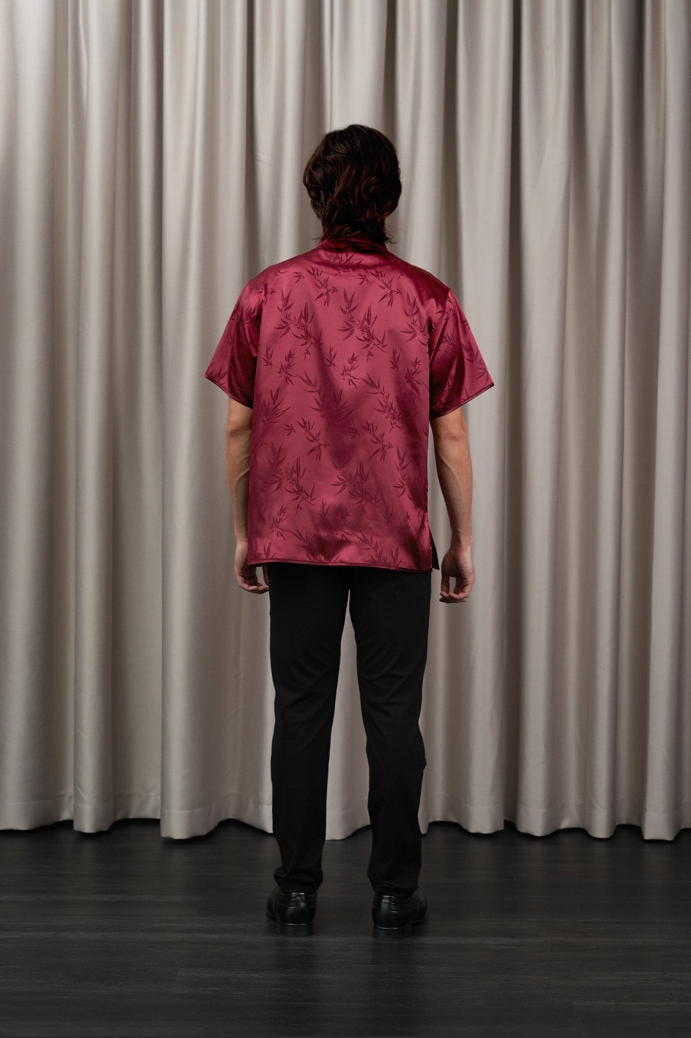 The Huā Collection Men Short Sleeves Samfu in 韵 Cadence Bamboo Maroon - Umbi