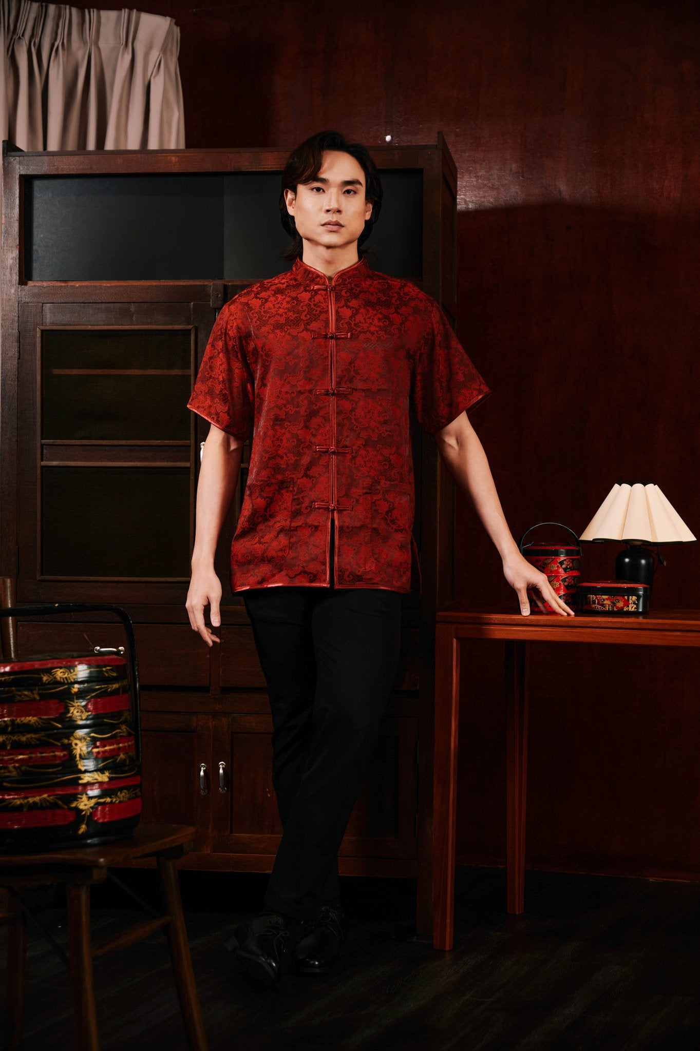 The Huā Collection Men Short Sleeves Samfu in 韵 Cadence Jacquard Maroon - Umbi