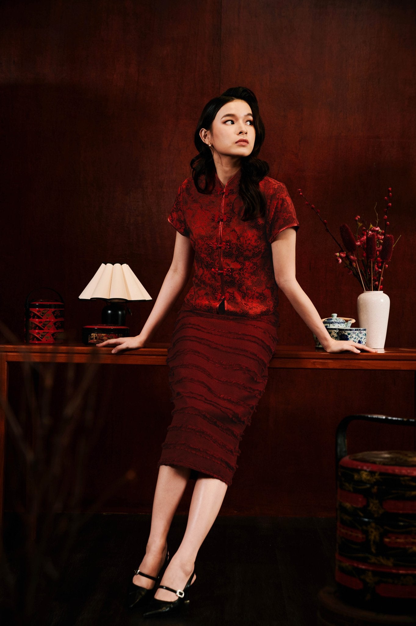 The Huā Collection Women Classic Oriental Blouse in 韵 Cadence Jacquard Maroon - Umbi