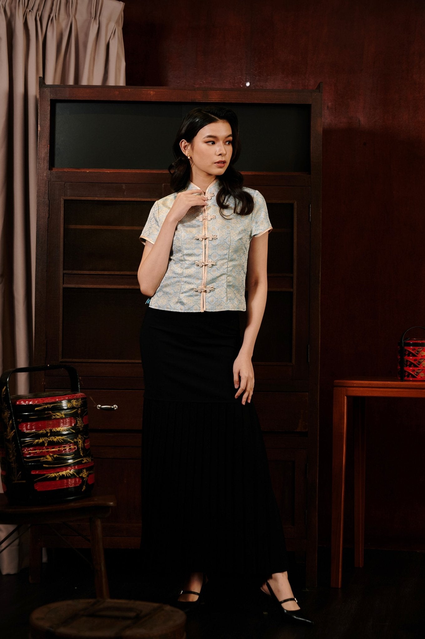 The Huā Collection Women Classic Oriental Blouse in 韵 Cadence Jacquard Soft Blue - Umbi