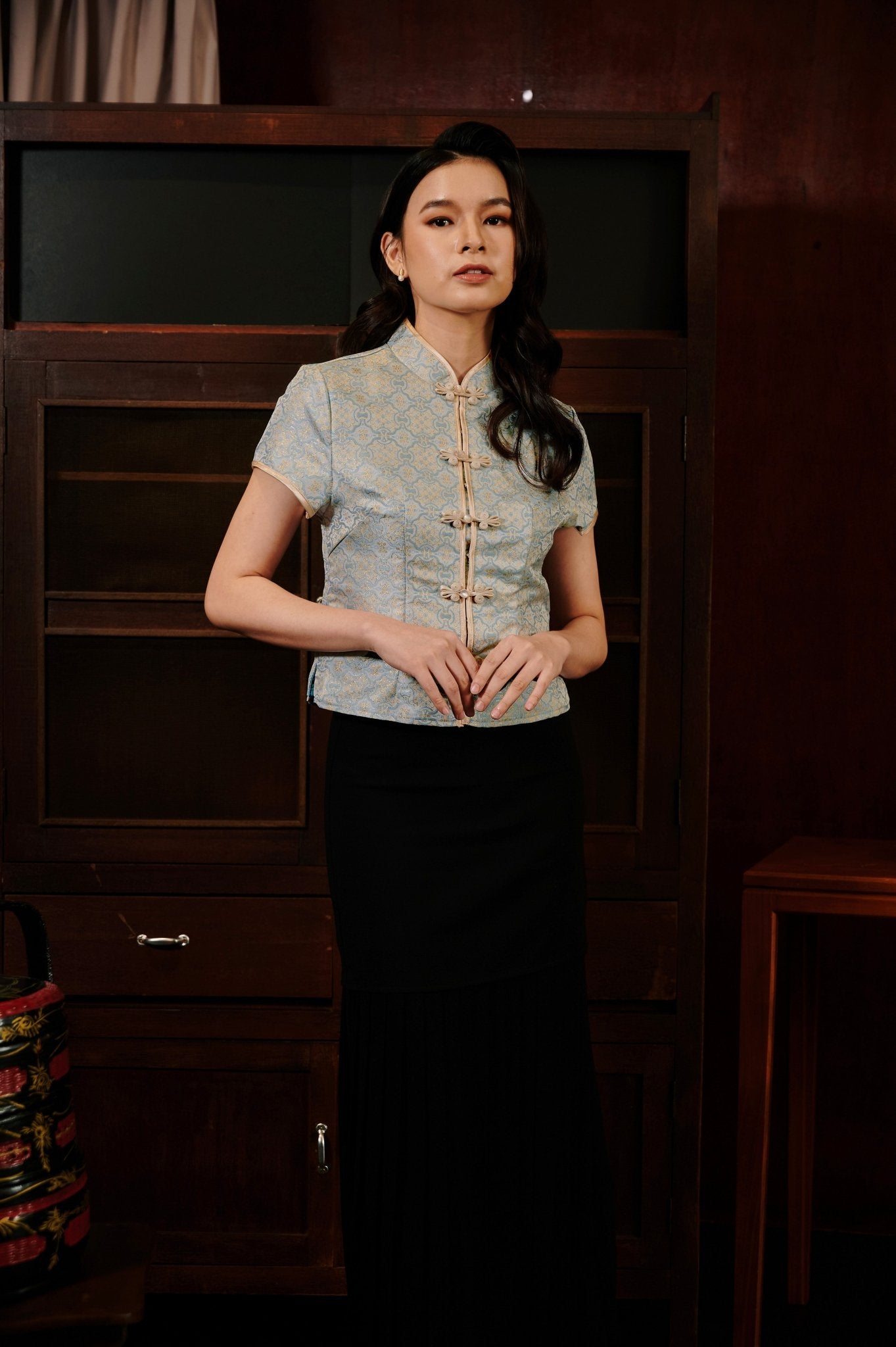 The Huā Collection Women Classic Oriental Blouse in 韵 Cadence Jacquard Soft Blue - Umbi