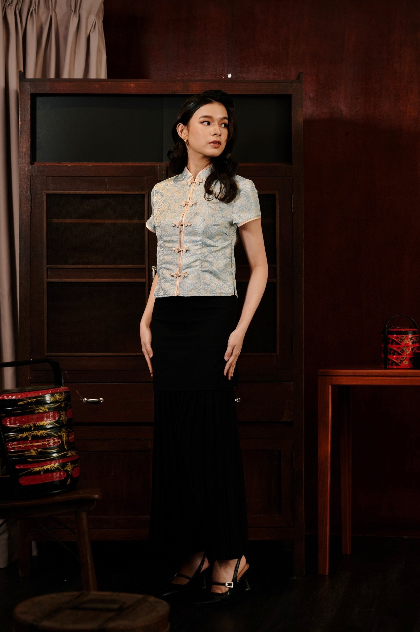 The Huā Collection Women Classic Oriental Blouse in 韵 Cadence Jacquard Soft Blue - Umbi