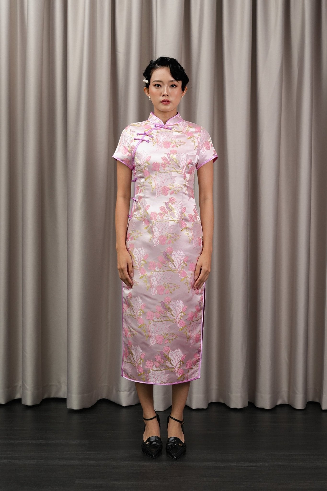 The Huā Collection Women Fitted Cheongsam in 蕊 Blossom Jacquard Lilac - Umbi