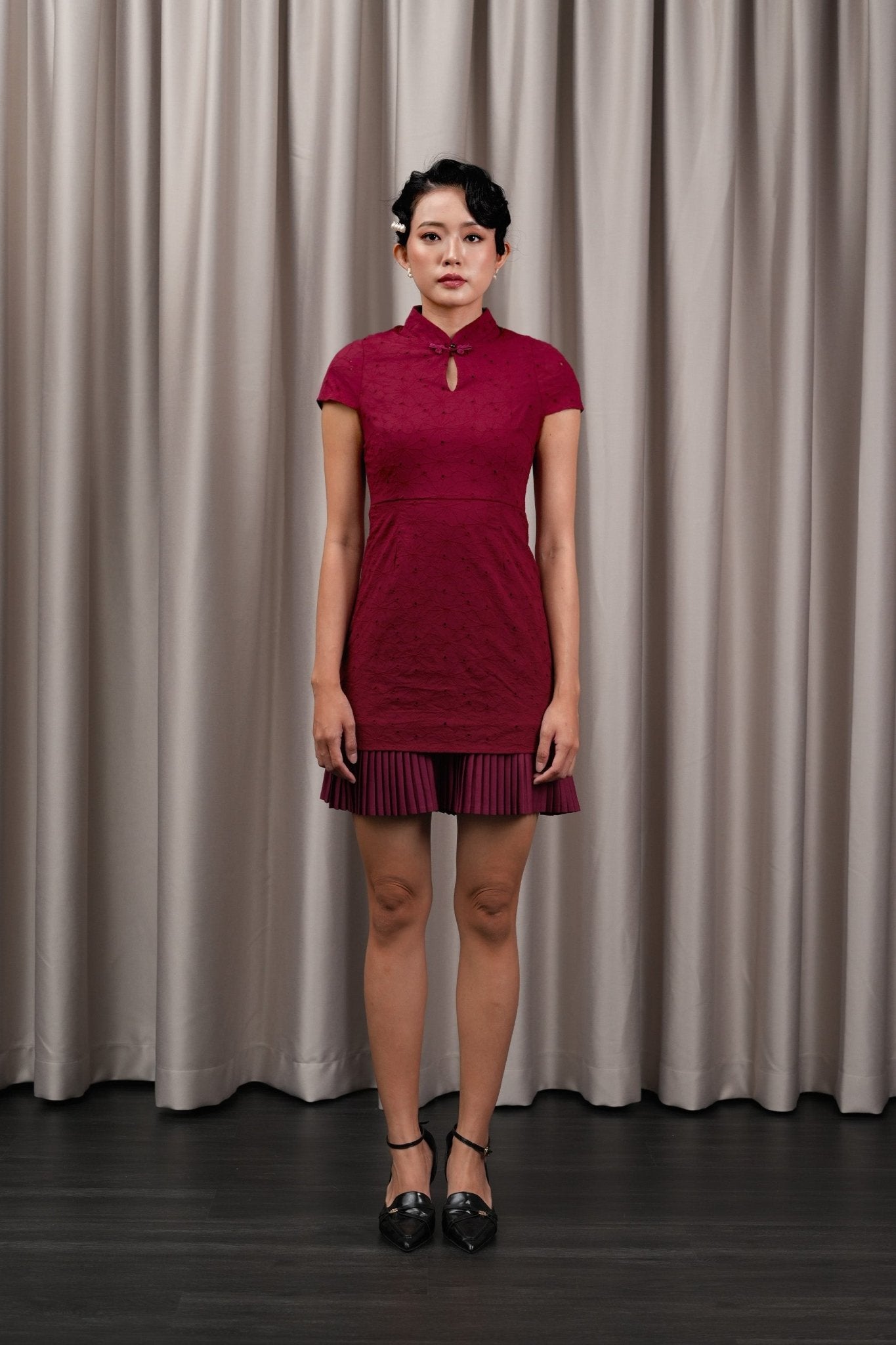 The Huā Collection Women Pleated Cheongsam in 绮 Elegant Lace Maroon - Umbi