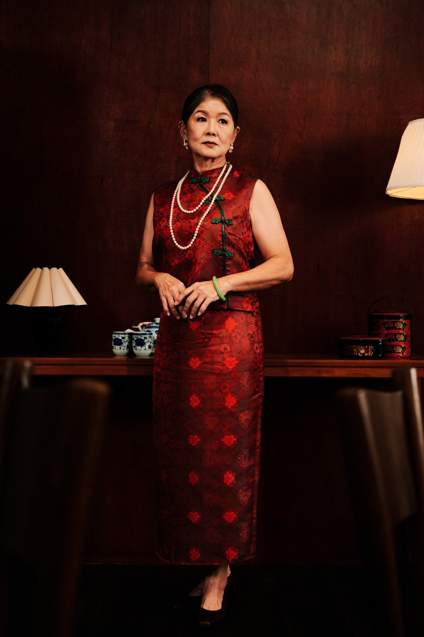 The Huā Collection Women Sleeveless Oriental Blouse in 韵 Cadence Jacquard Dark Red - Umbi