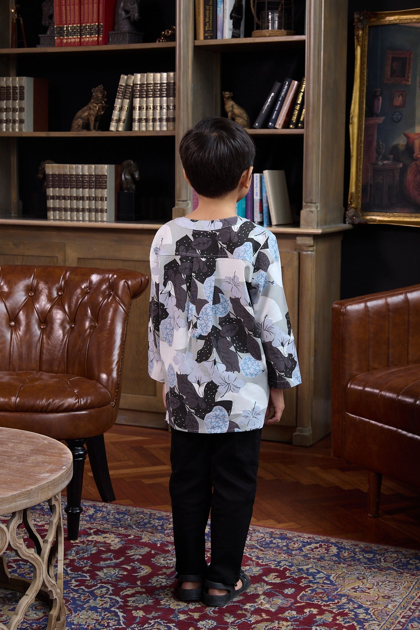 The Warisan Raya Boy Teluk Belanga Bunga Raya Print - Umbi