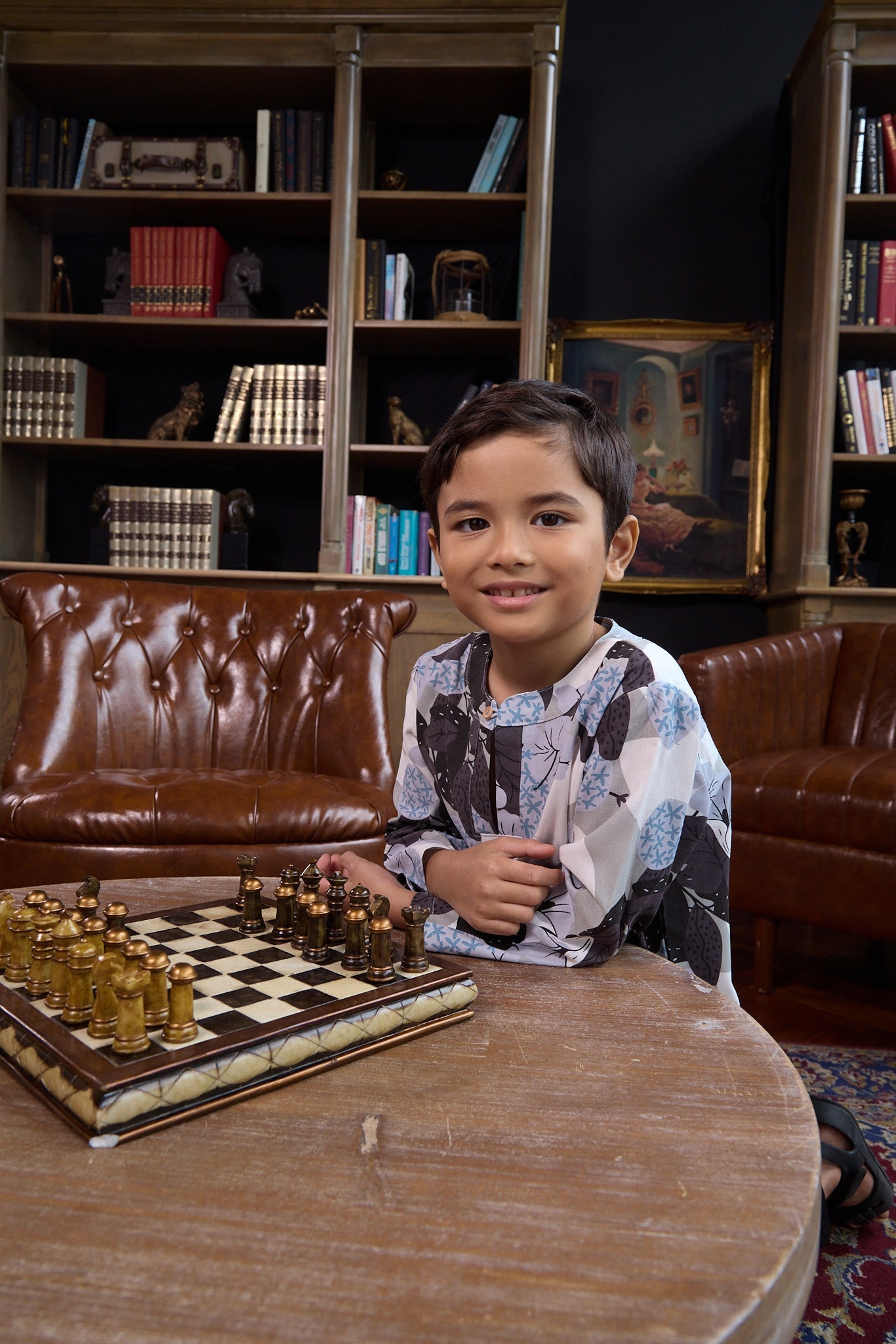 The Warisan Raya Boy Teluk Belanga Bunga Raya Print - Umbi