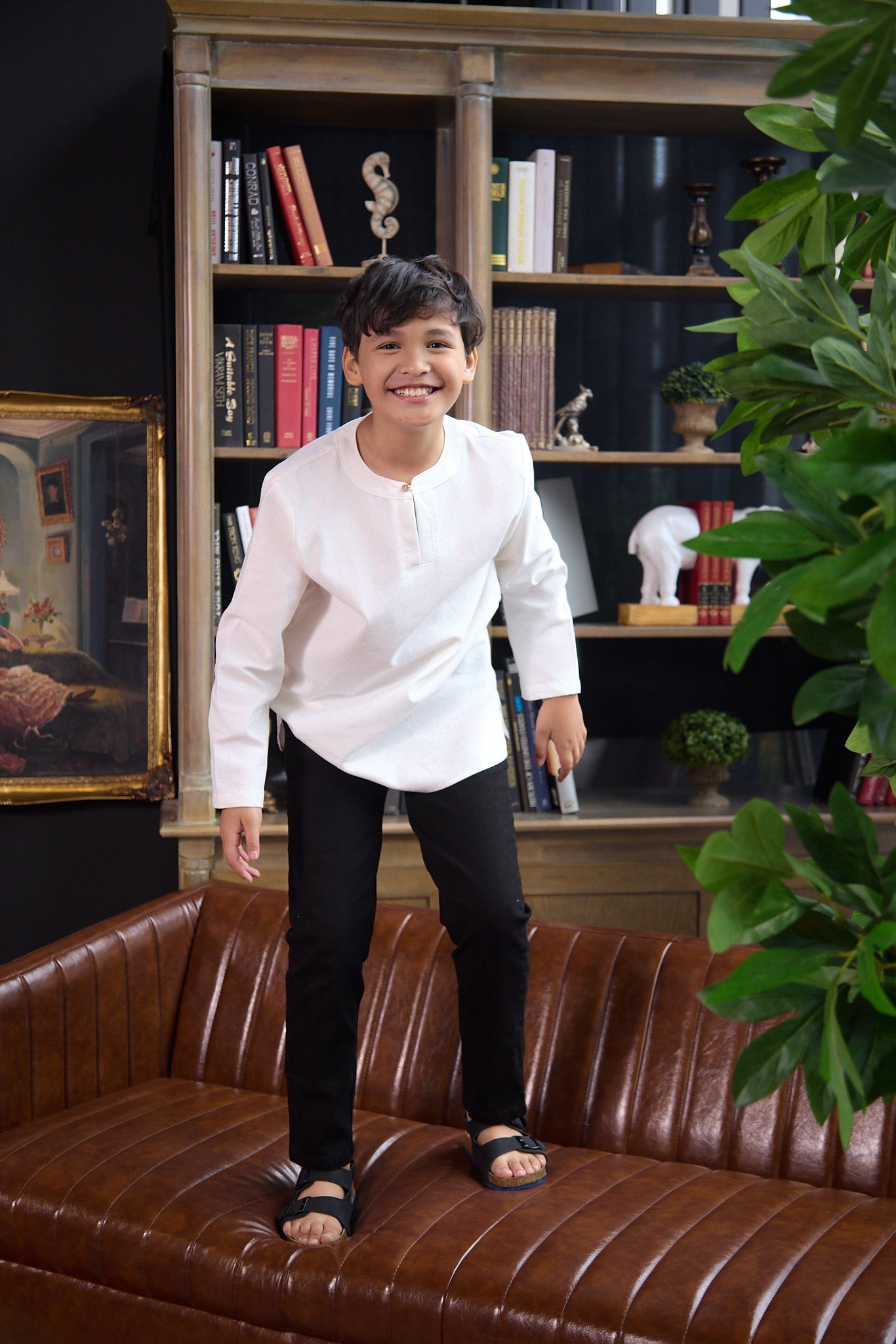 The Warisan Raya Boy Teluk Belanga White - Umbi