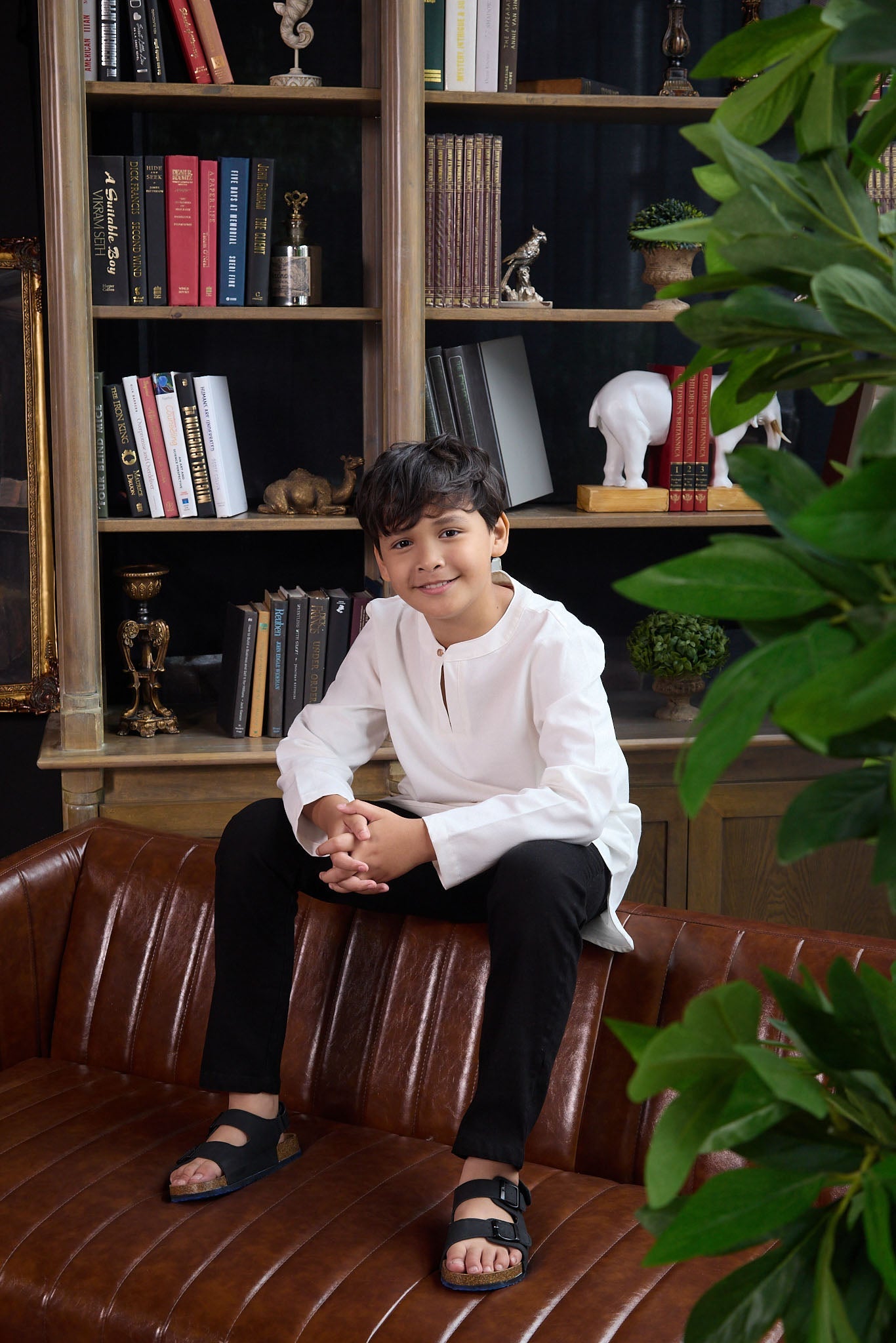 The Warisan Raya Boy Teluk Belanga White - Umbi