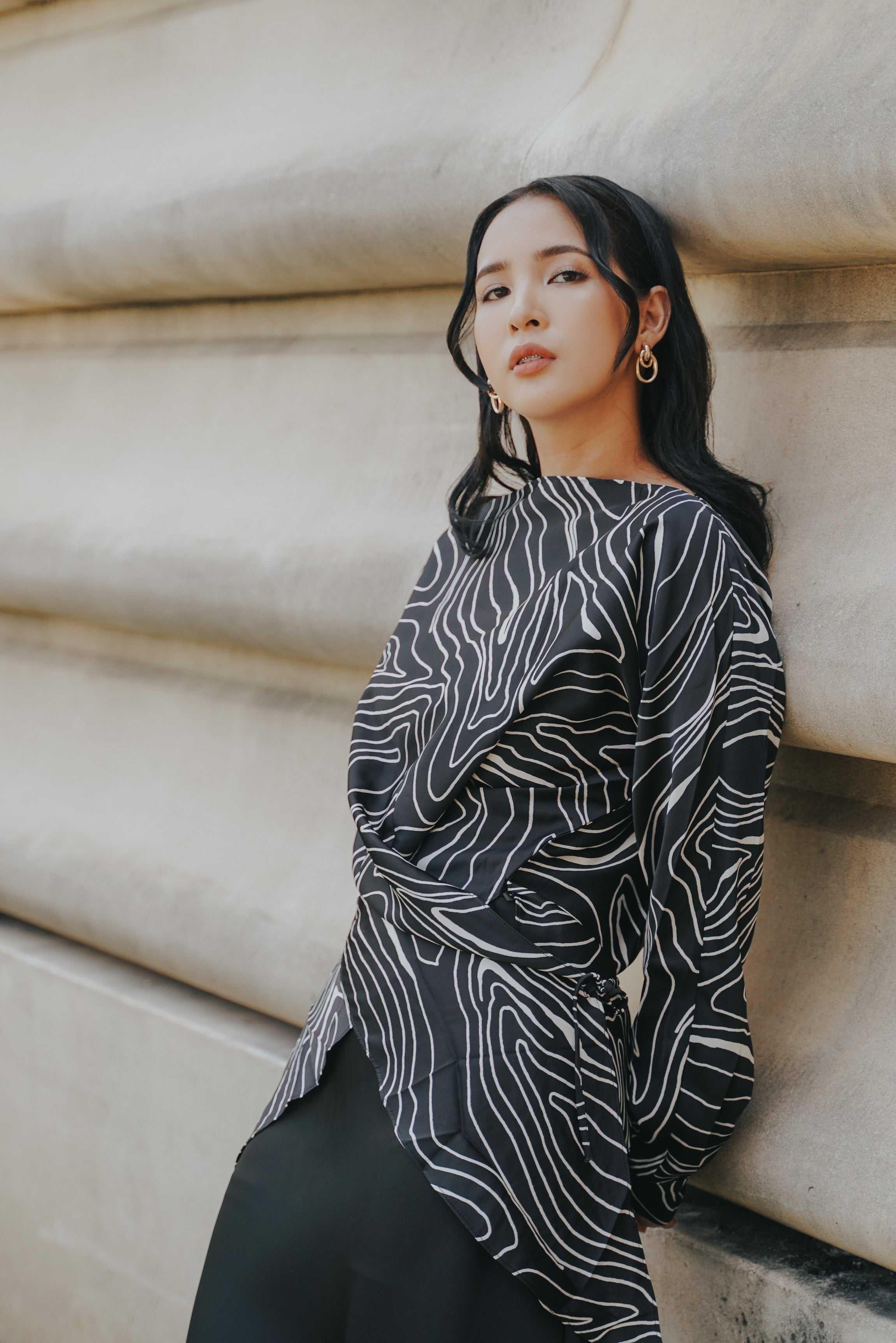The City Breeze Pt.2 Women Wrap Satin Blouse Black Wave