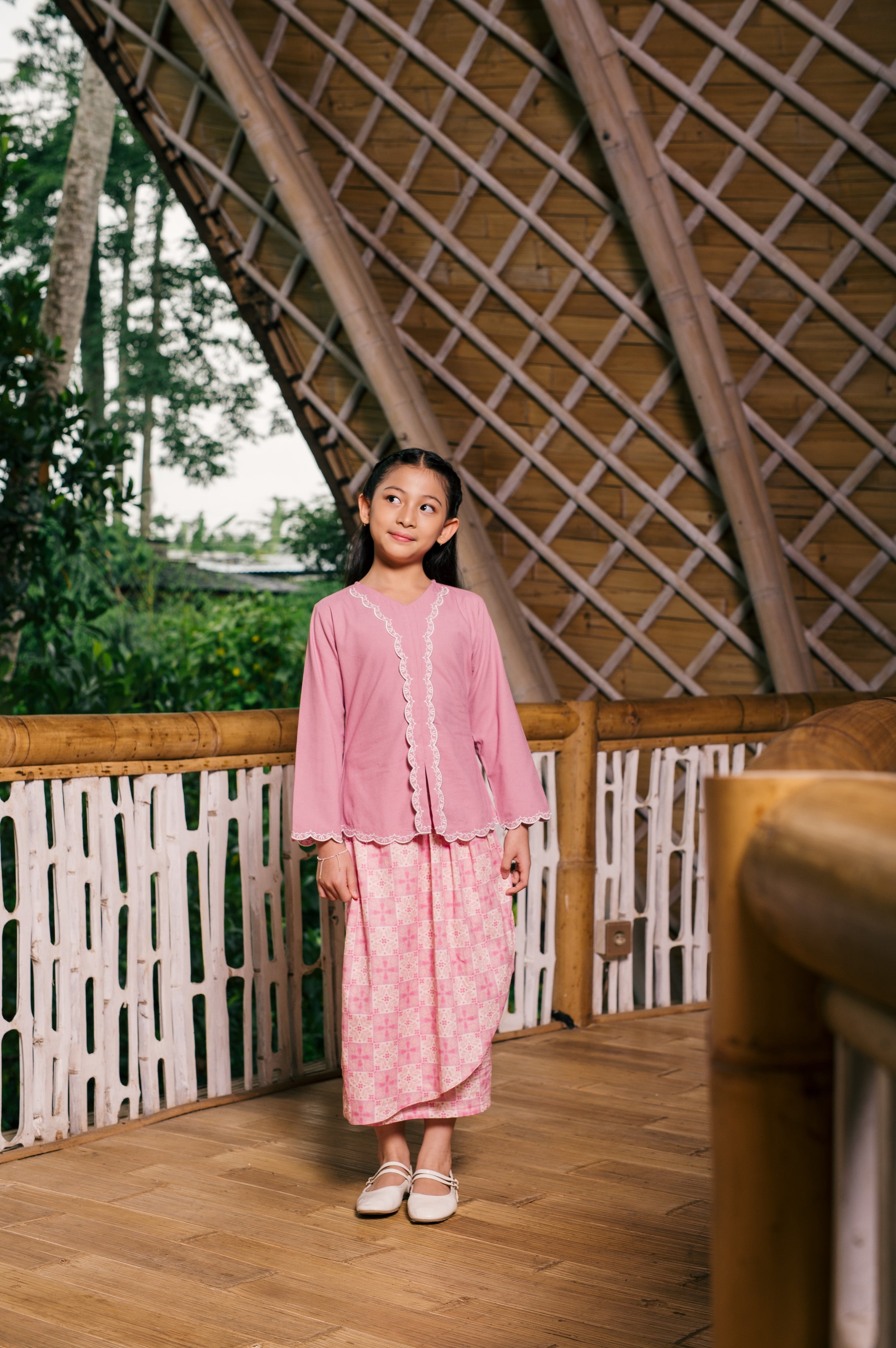 The Embun Collection Girl Embroidered Fitted Kebaya in Lavender Pink