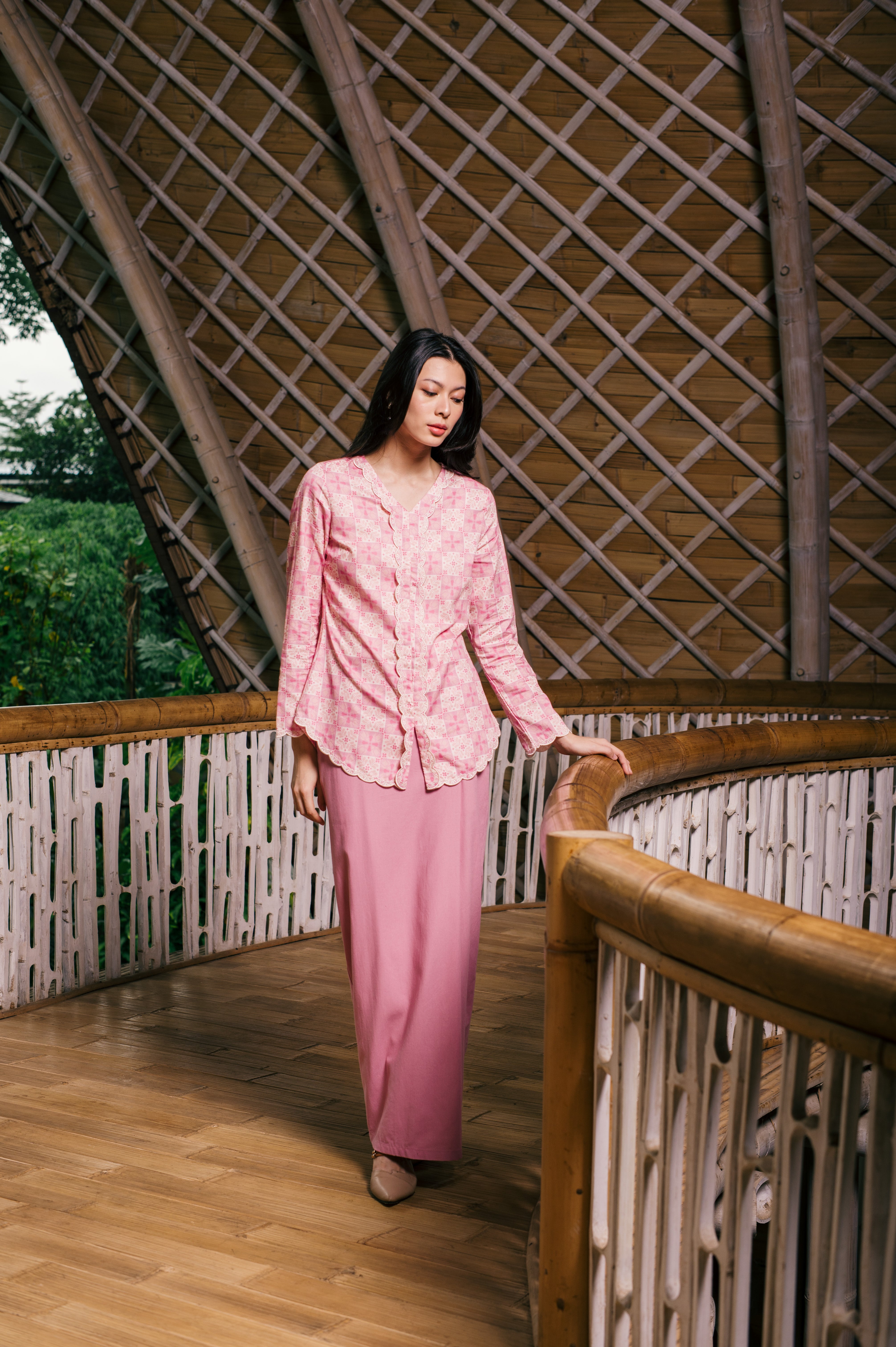 The Embun Collection Women Classic Skirt in Lavender Pink