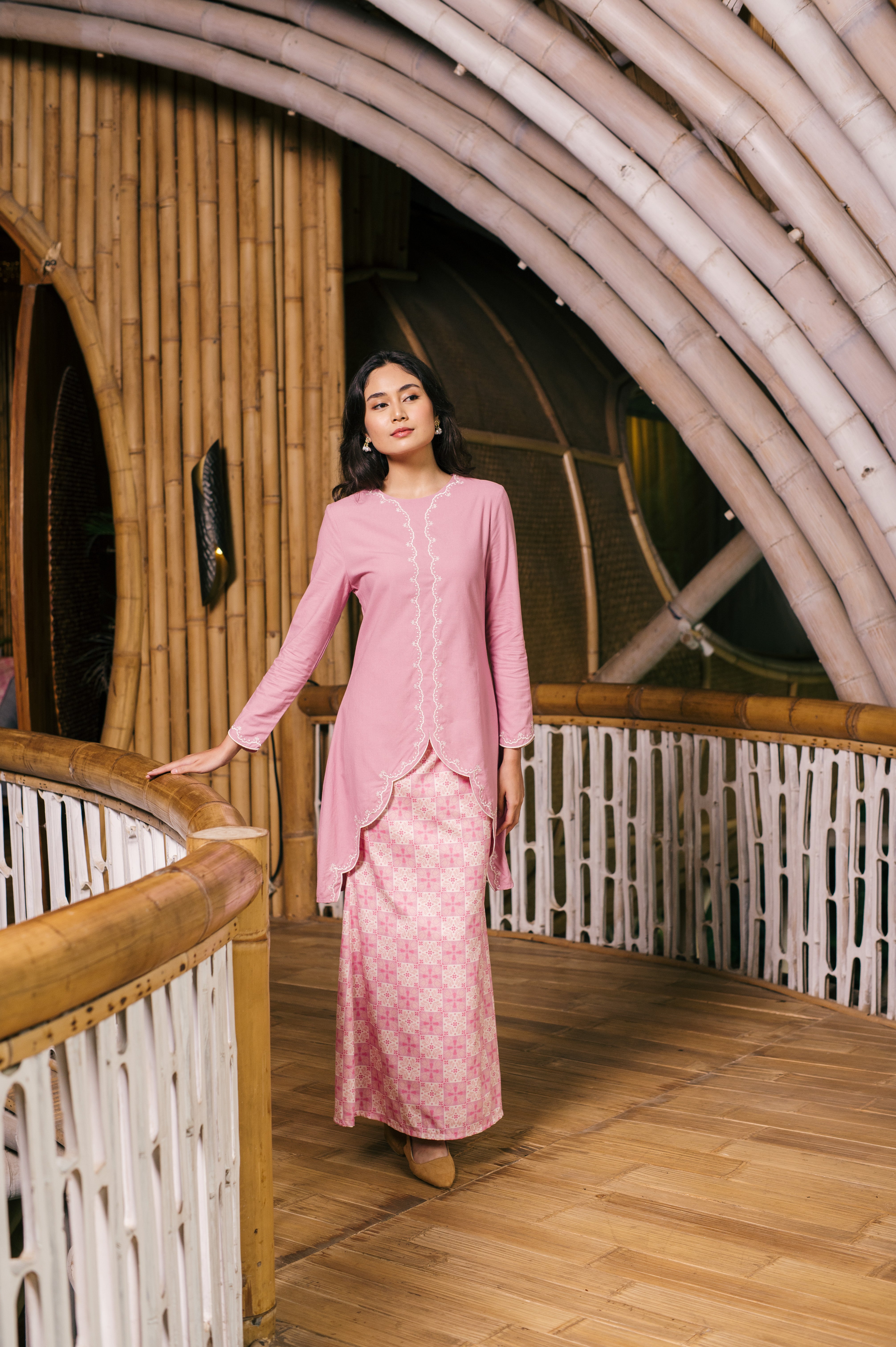 The Embun Collection Women Modern Fit Kebarung Set in Mawar Print