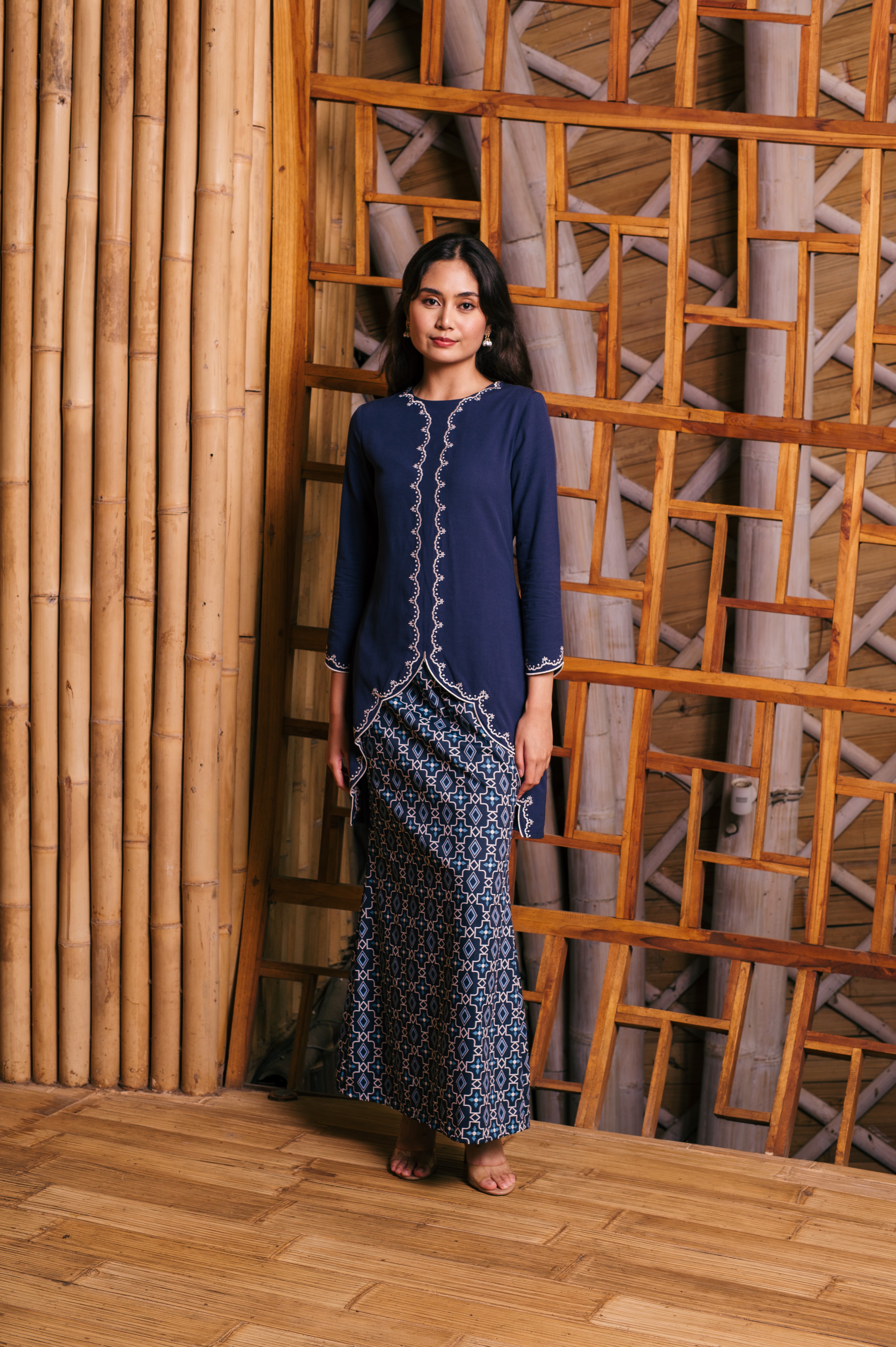 The Embun Collection Women Modern Fit Kebarung Set in Blue Gemilang Print