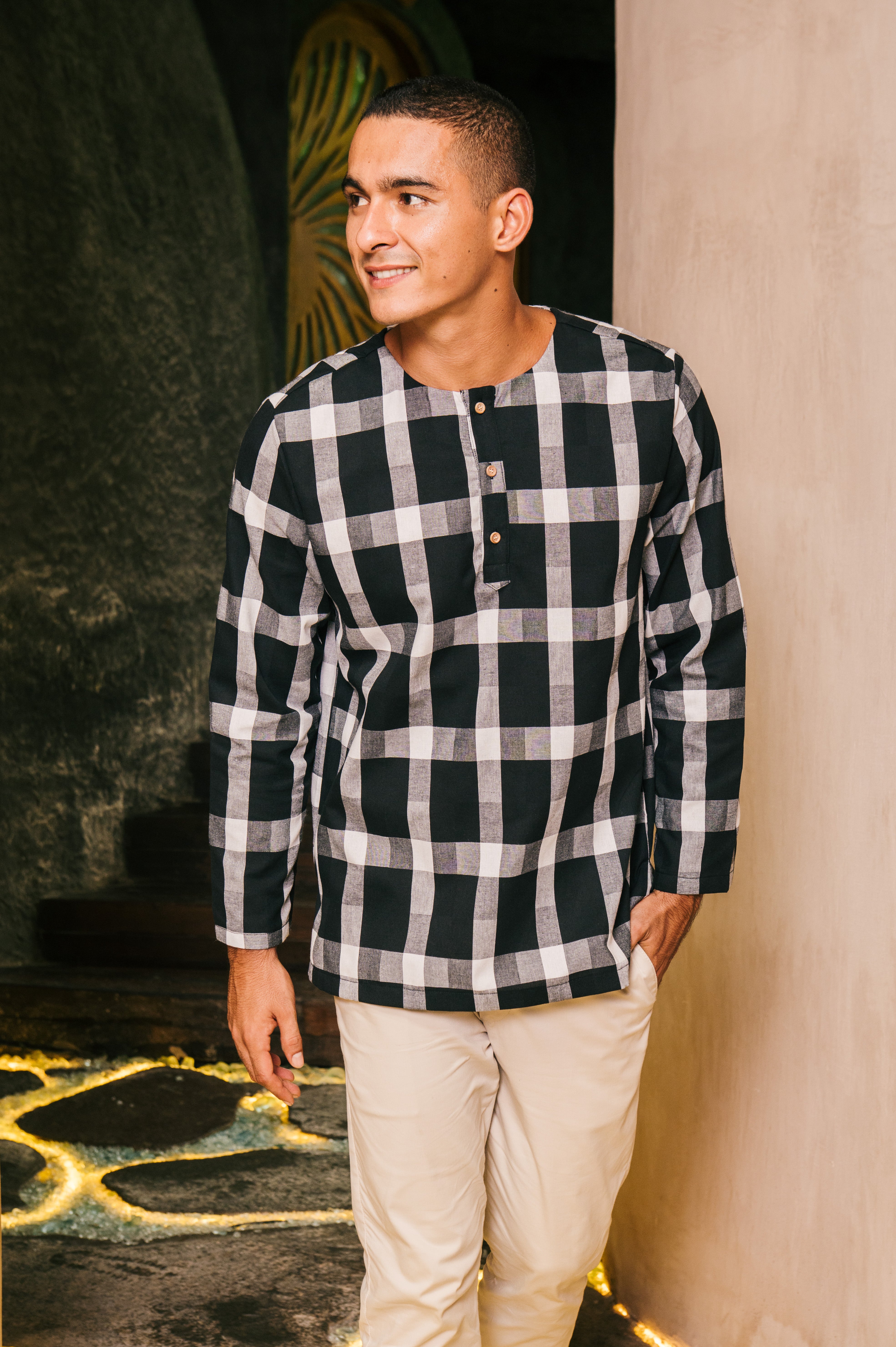 The Embun Collection Men Kurta in Checked Black