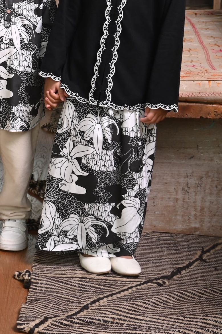 The Embun Collection Girl Instant Pareo Skirt in Black & White Banjaran Print