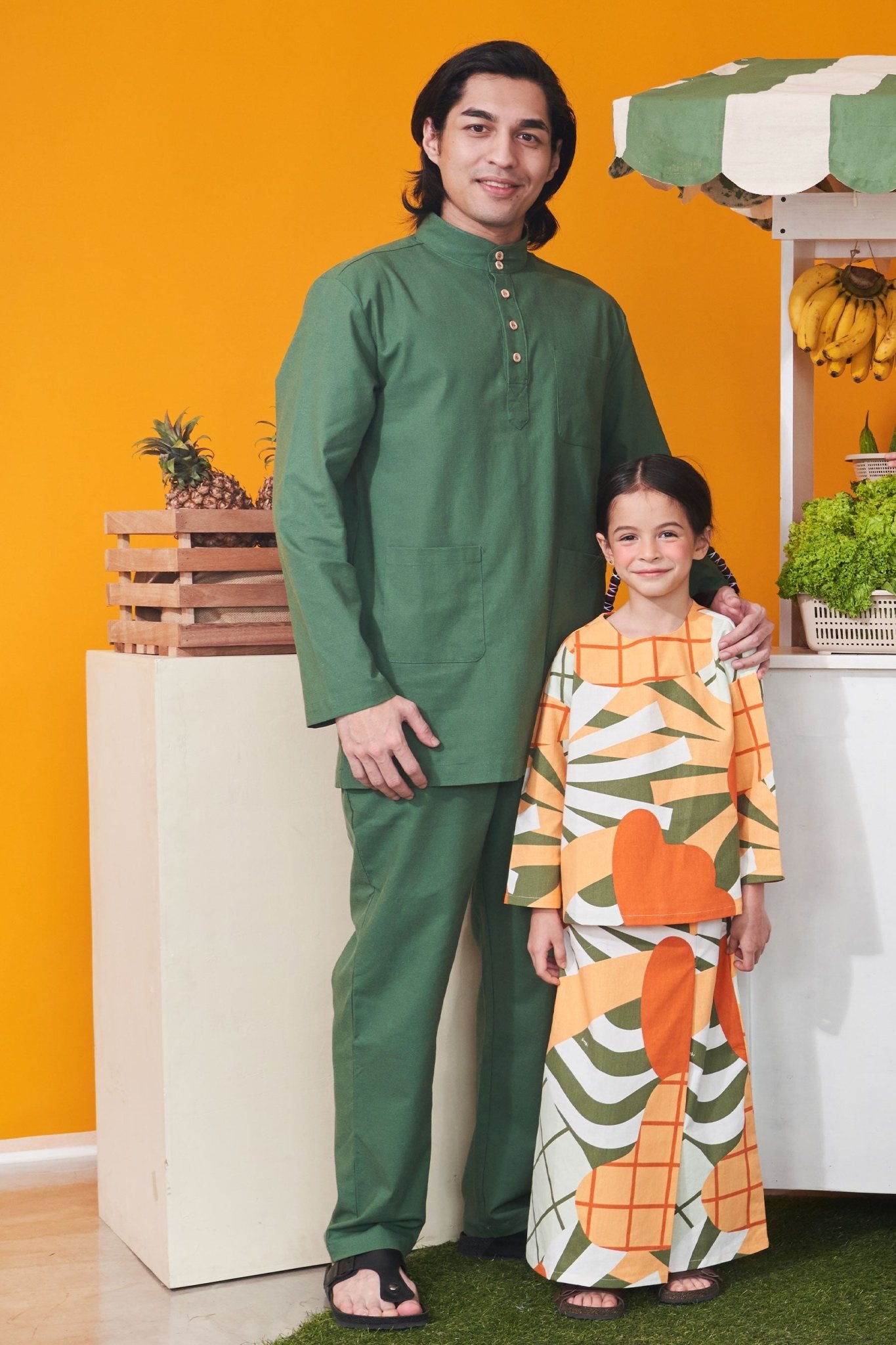 At The Market Collection Men Baju Melayu Set Pine Green - Umbi