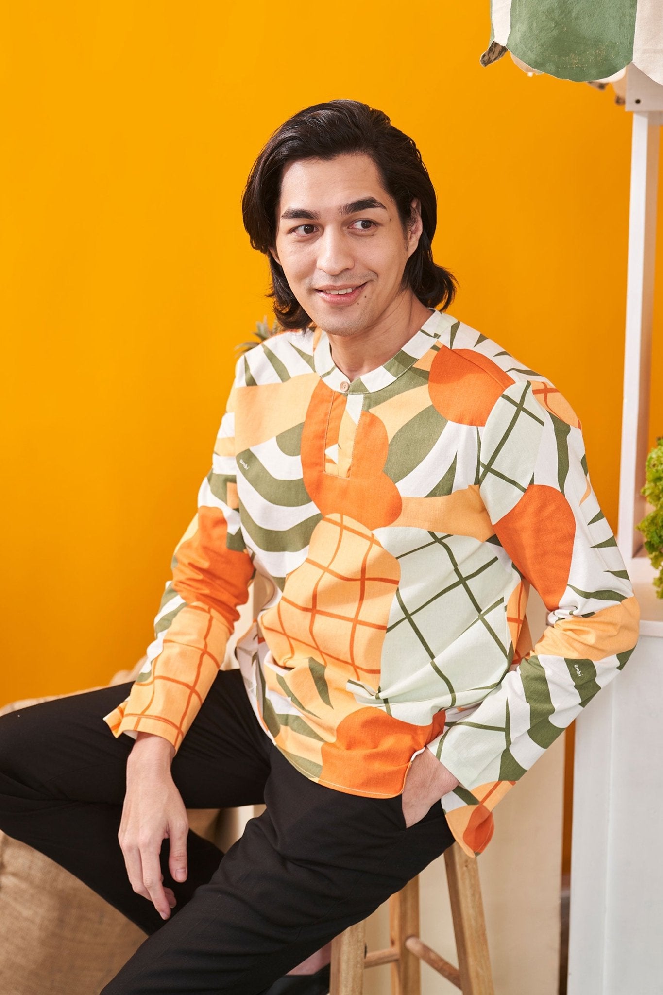 At The Market Collection Men Modern Teluk Belanga Sunflower Print - Umbi