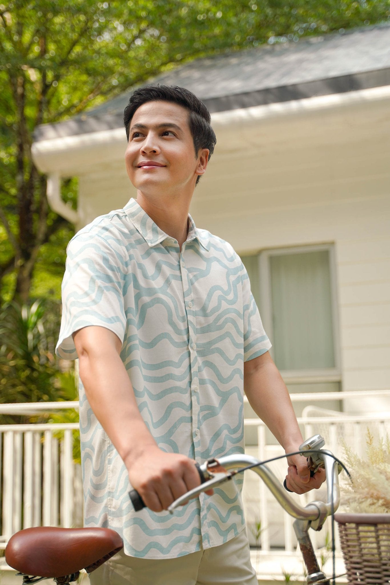 Men Holiday Shirt in Wave - Umbi