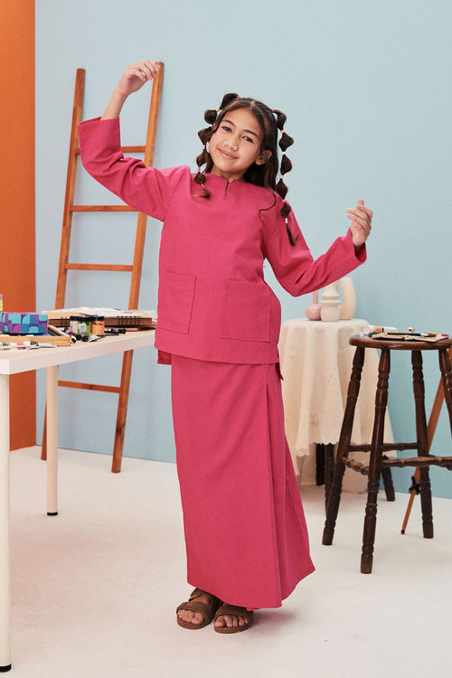 The Arte Girl Baju Kurung Top Fuchsia