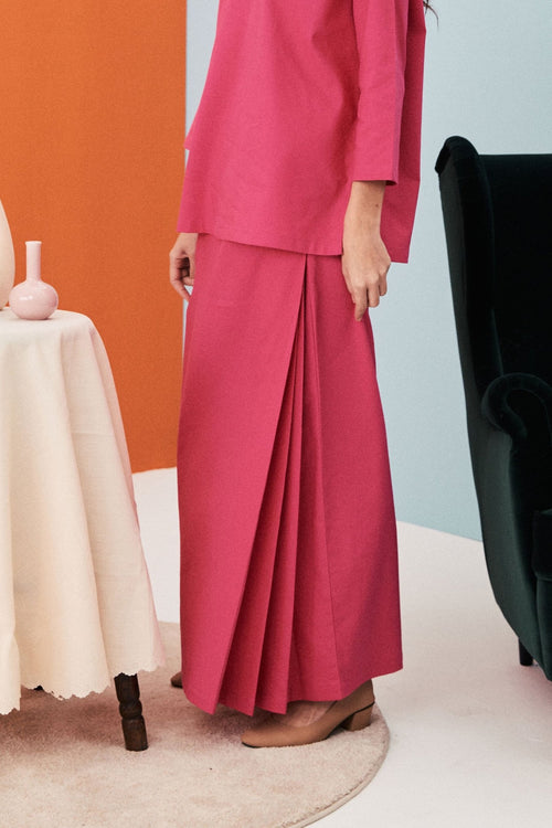 The Arte Women Folded Skirt Fuchsia