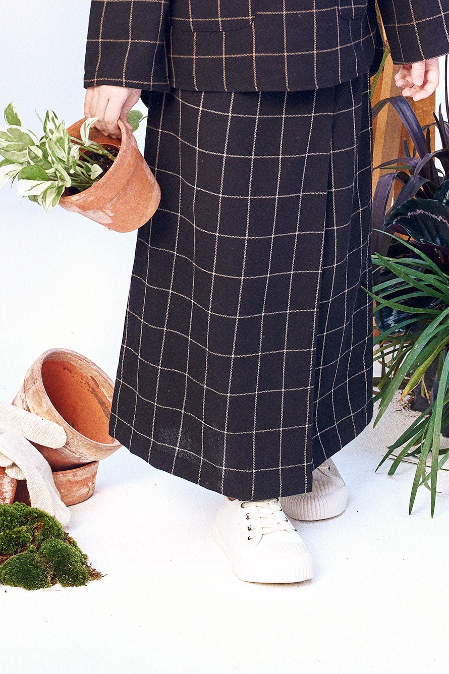 The Bumi Classic Skirt Checked Black Print - Umbi