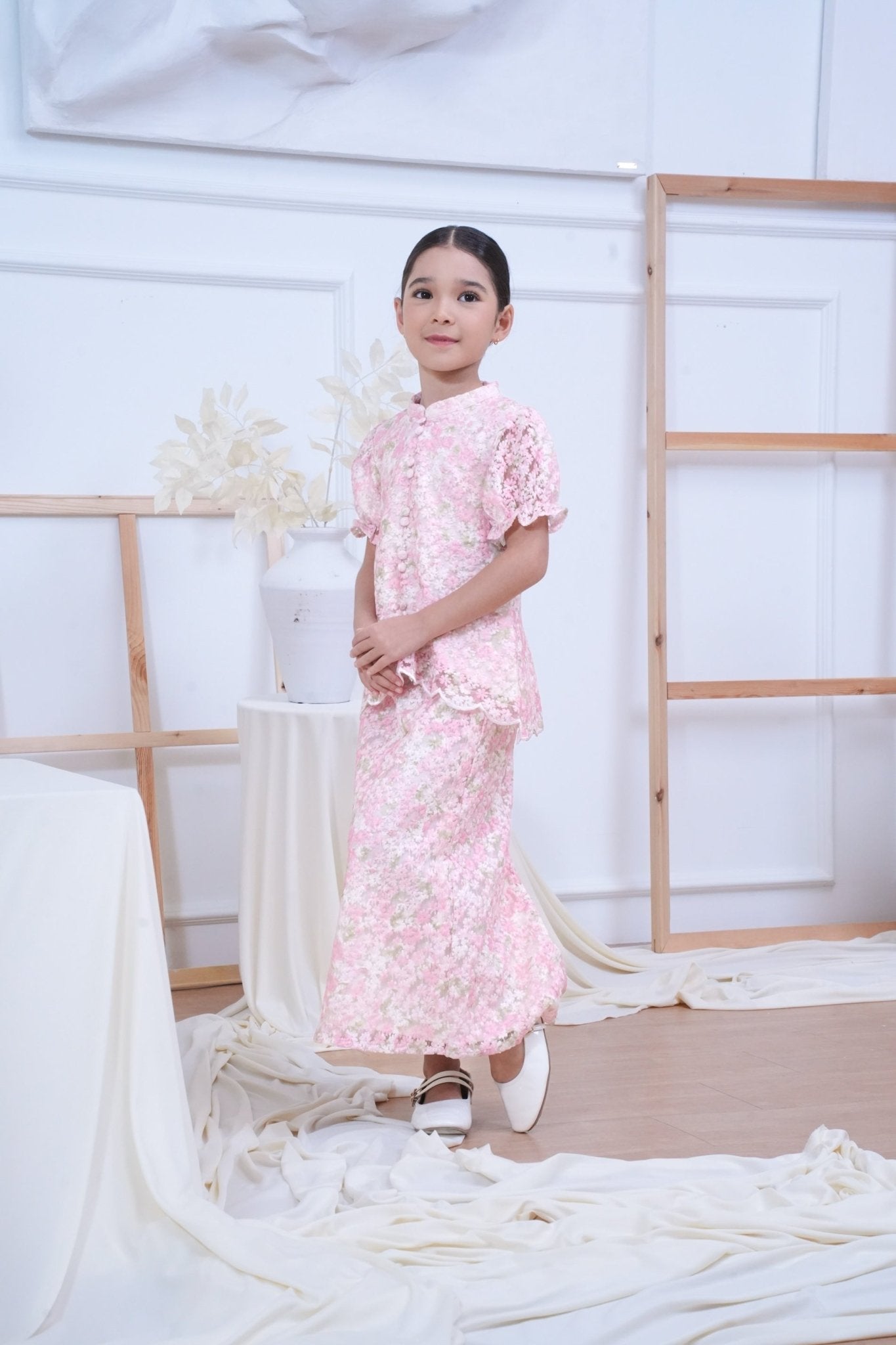 The Canvas Collection Girl Alisa Kurung Set Pink Floral Lace - Umbi