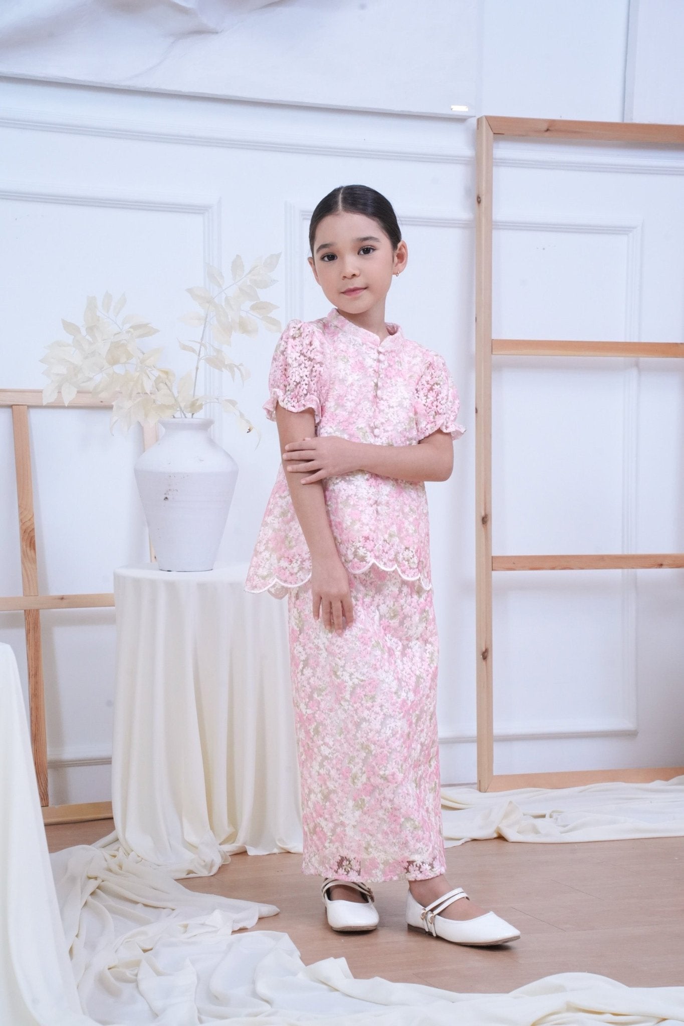 The Canvas Collection Girl Alisa Kurung Set Pink Floral Lace - Umbi