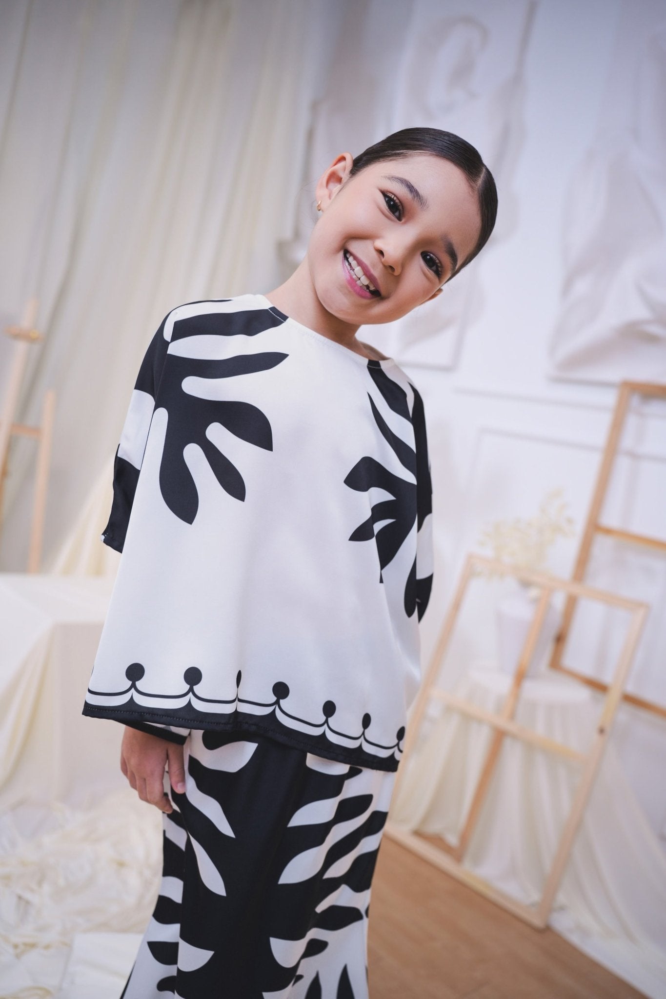 The Canvas Collection Girl Saloma Kaftan Set Black & White Ivy Print - Umbi