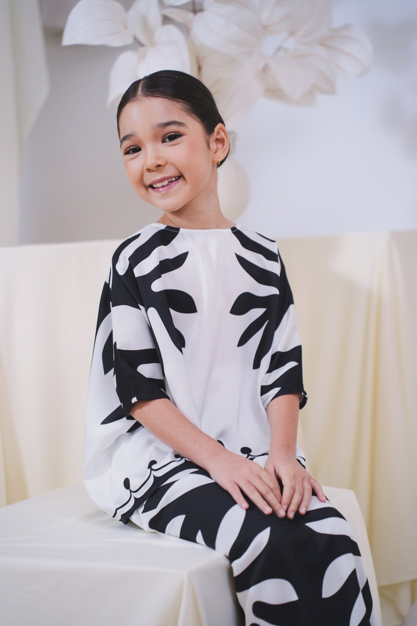 The Canvas Collection Girl Saloma Kaftan Set Black & White Ivy Print - Umbi
